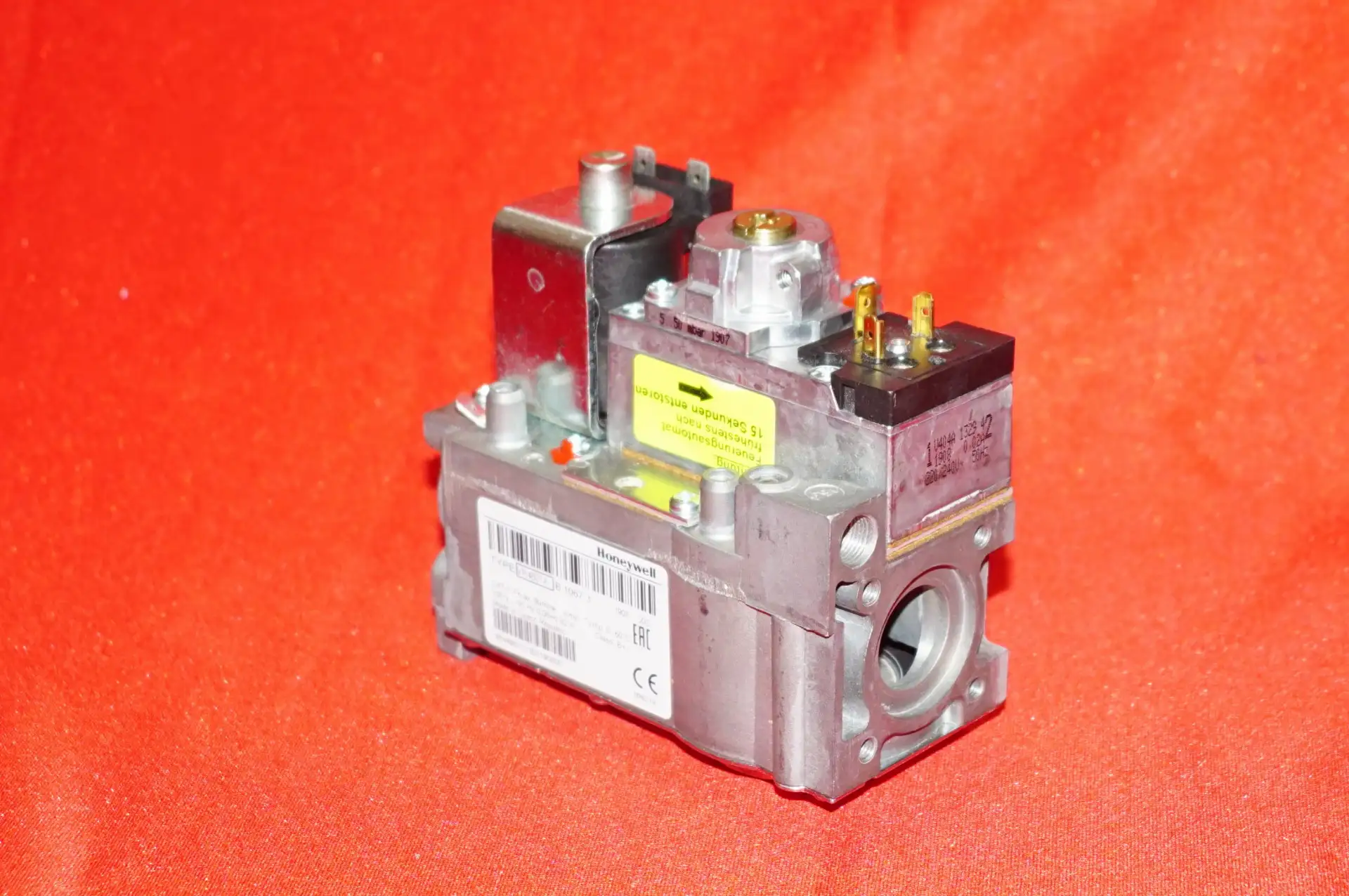 Honeywell Gaskombiregler VR4601A Neuwertiger Zustand – Ansicht 2