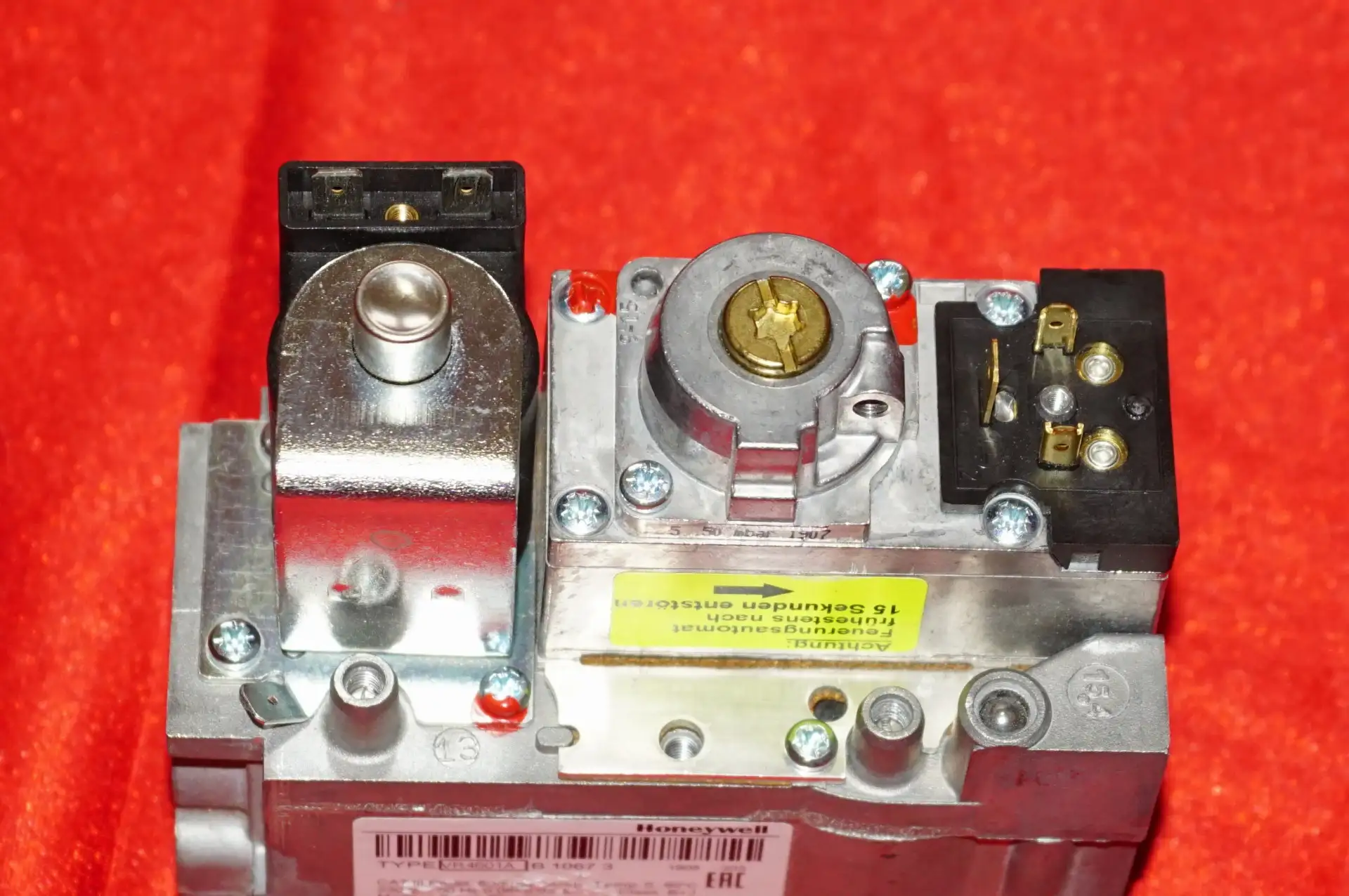 Honeywell Gaskombiregler VR4601A Neuwertiger Zustand – Ansicht 5