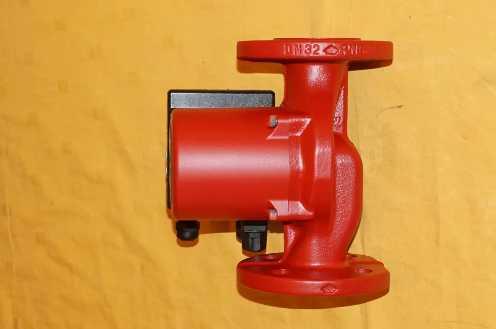 Grundfos UPE 32-80F Heizungspumpe inkl Störmeldemodul – Ansicht 4