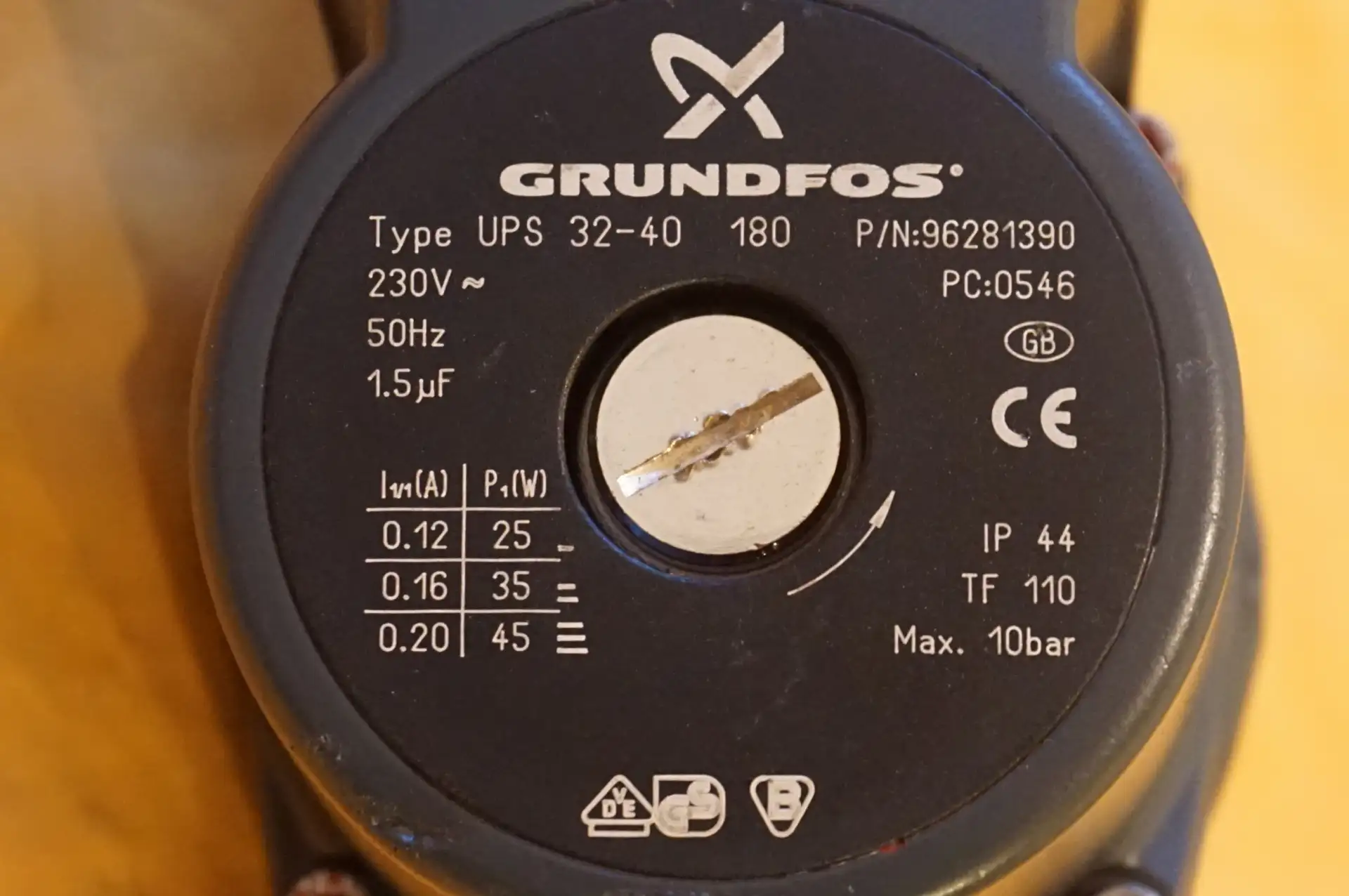 Grundfos UPS 32 – 40 Heizkreispumpe – Ansicht 3