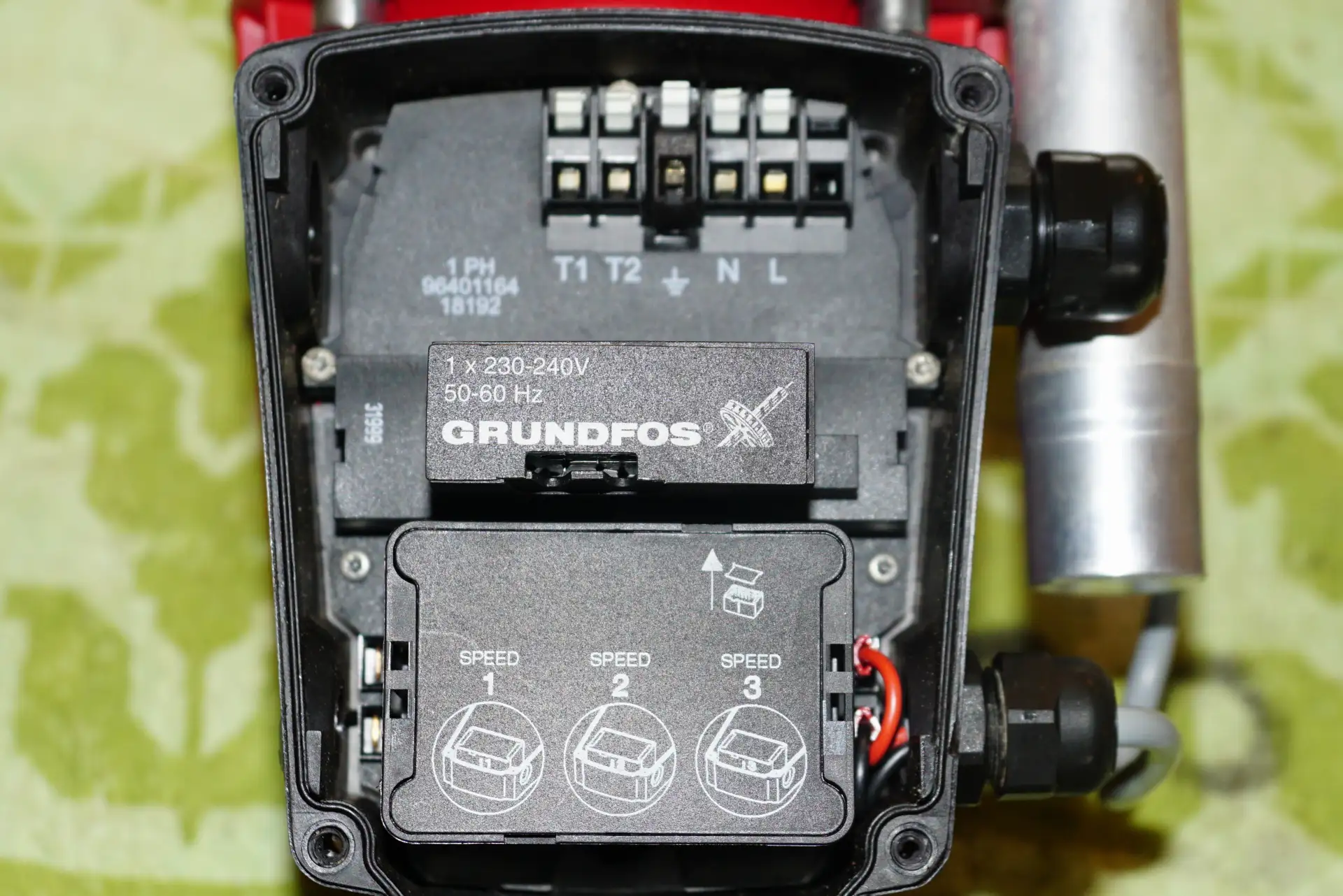 Grundfos UPS 40 – 60 2F Heizungspumpe – Ansicht 6