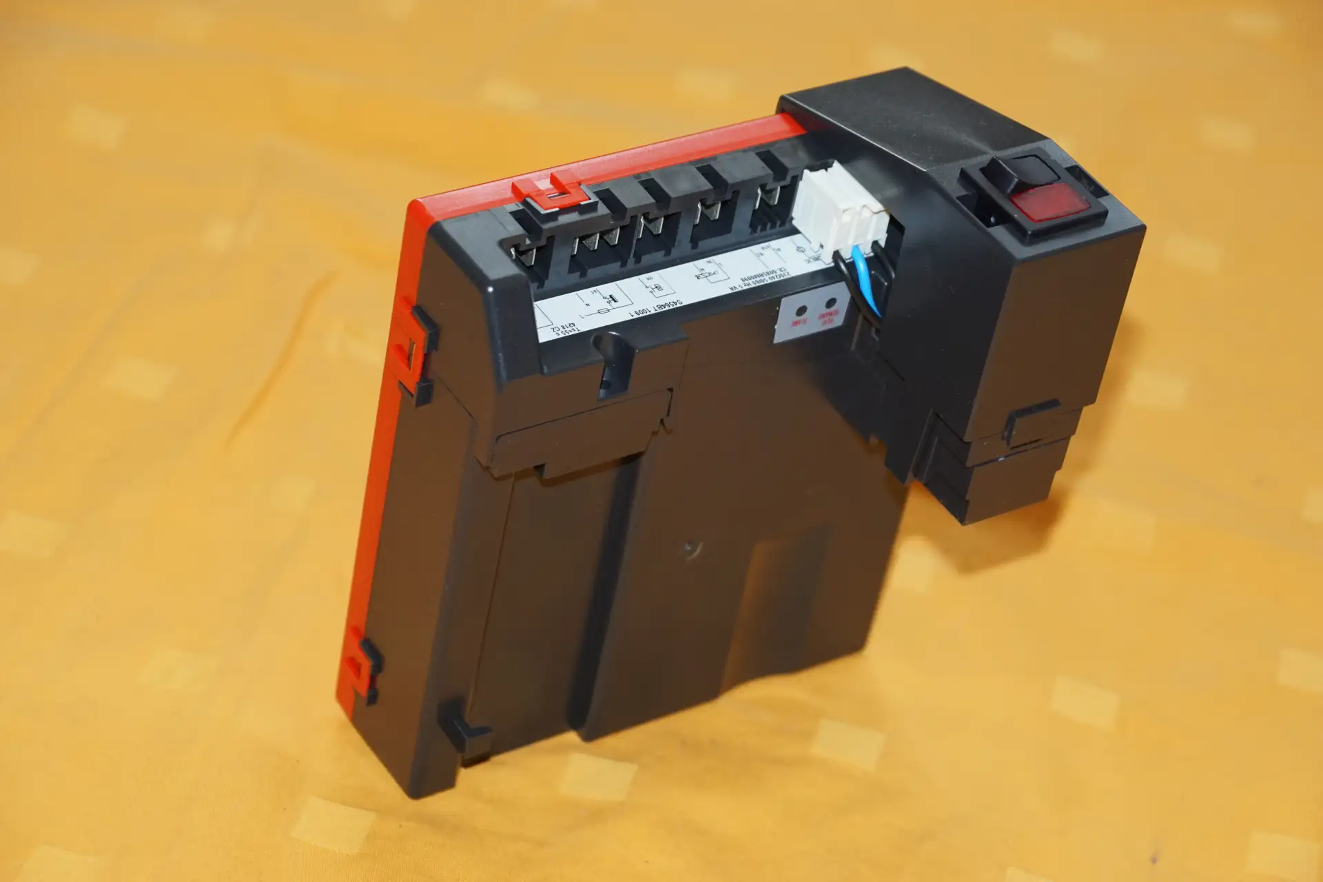 Honeywell S4564 BT Gasfeuerungsautomat – Ansicht 3