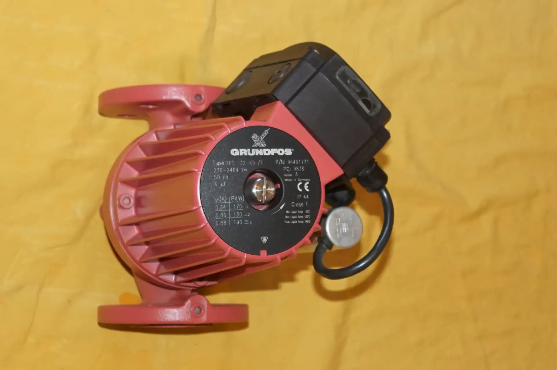 Grundfos UPS 32 – 60 F Heizungspumpe – Ansicht 2