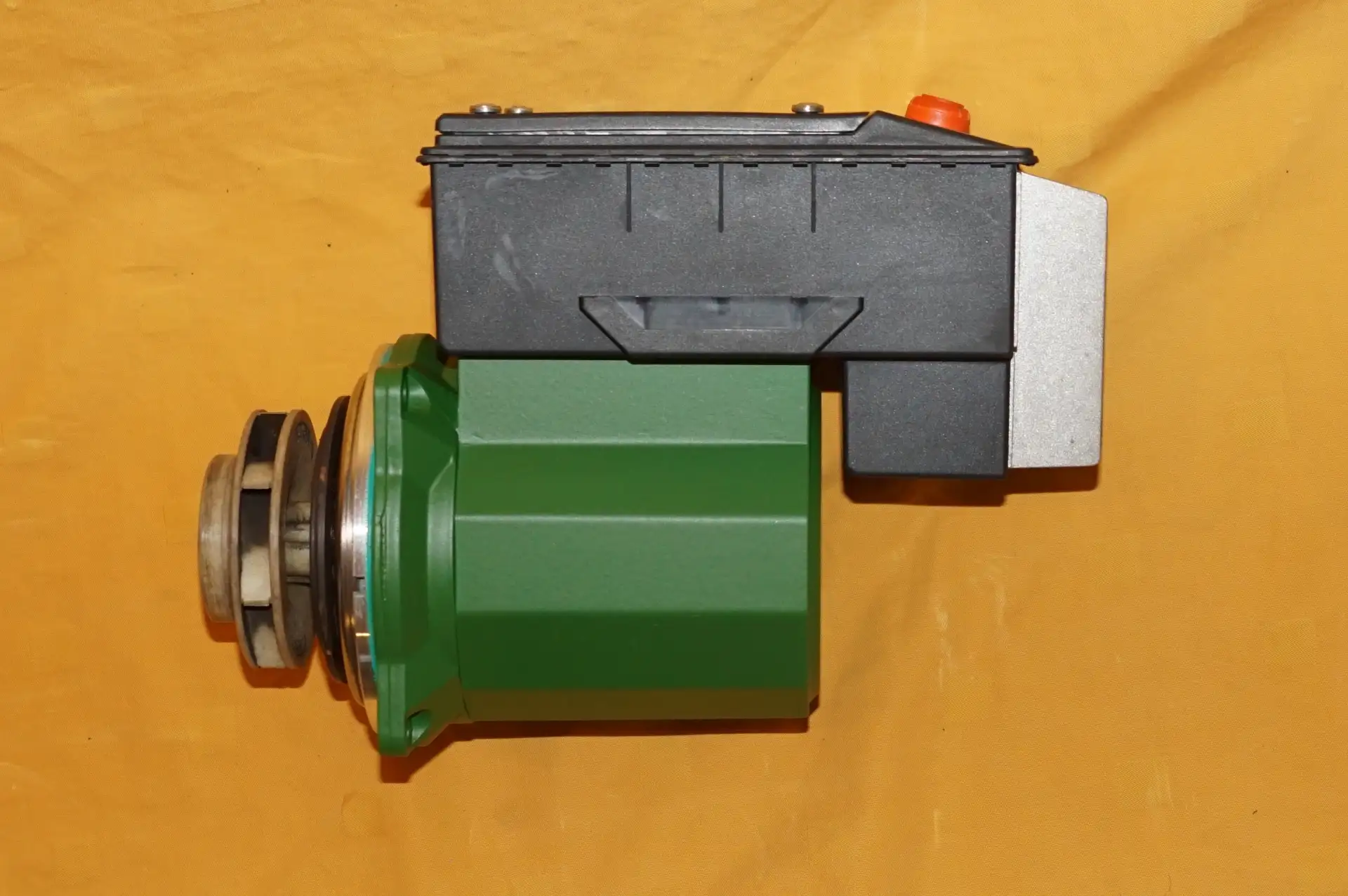 Wilo TOP E40/1-7 Heizkreispumpe ohne Sockel – Ansicht 5