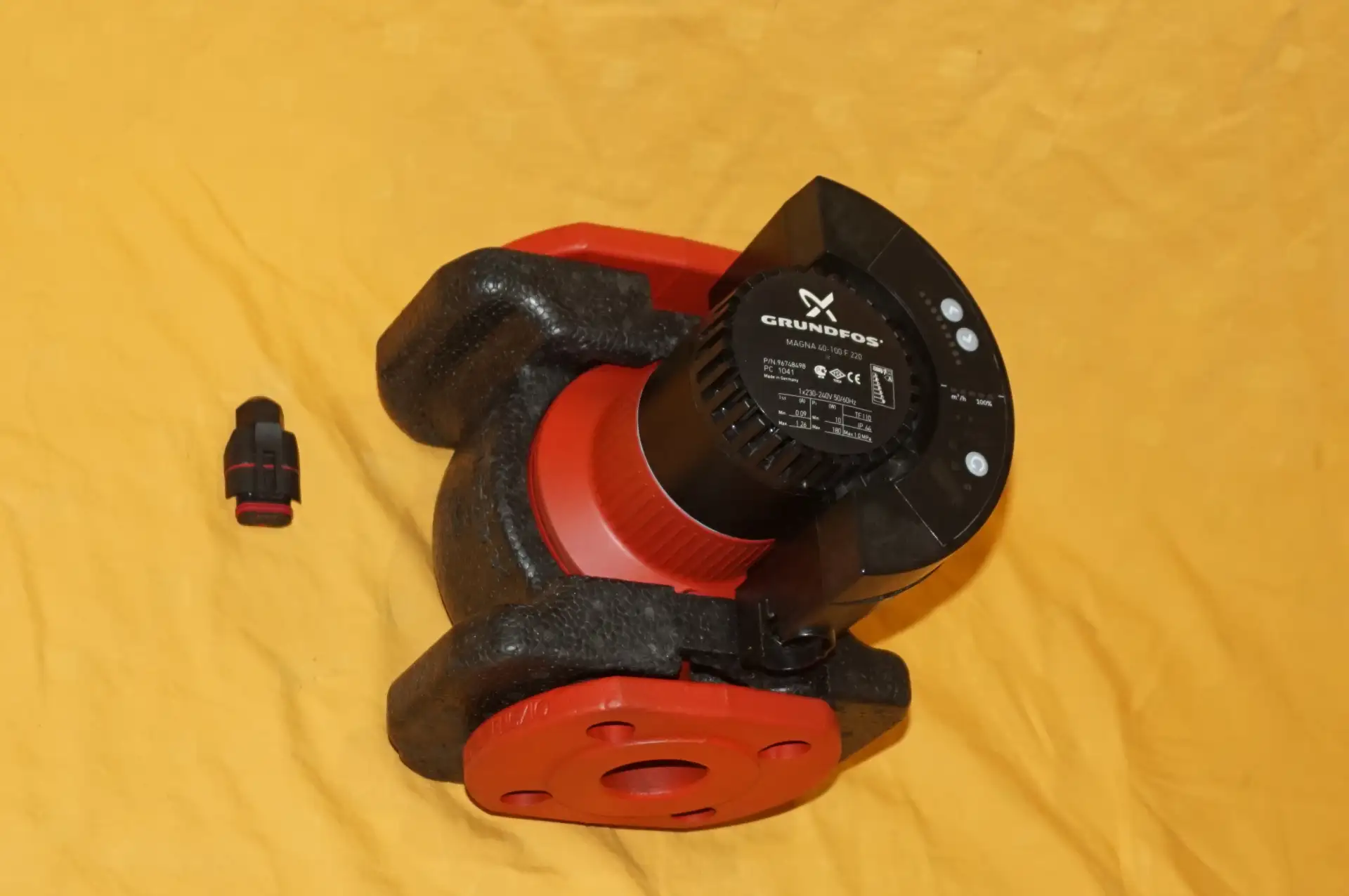Grundfos Magna 40-100F Heizungspumpe – Produktansicht