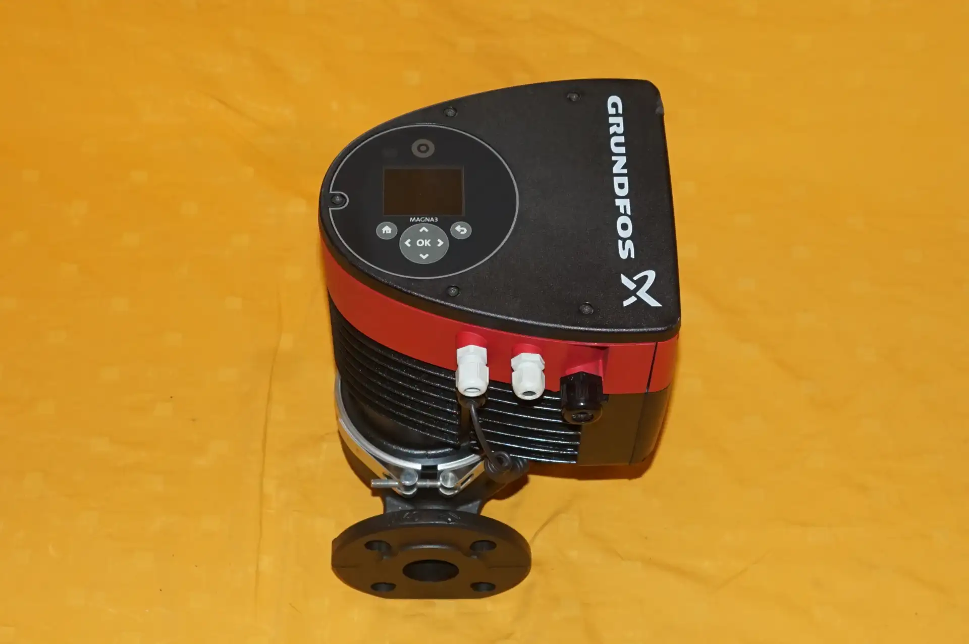 Grundfos Magna 3 40-120 F Heizungspumpe UNBENUTZT – Ansicht 3