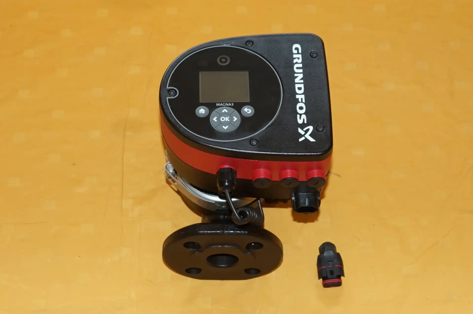 Grundfos Magna 3  32-100 F Heizungspumpe UNBENUTZT – Ansicht 2