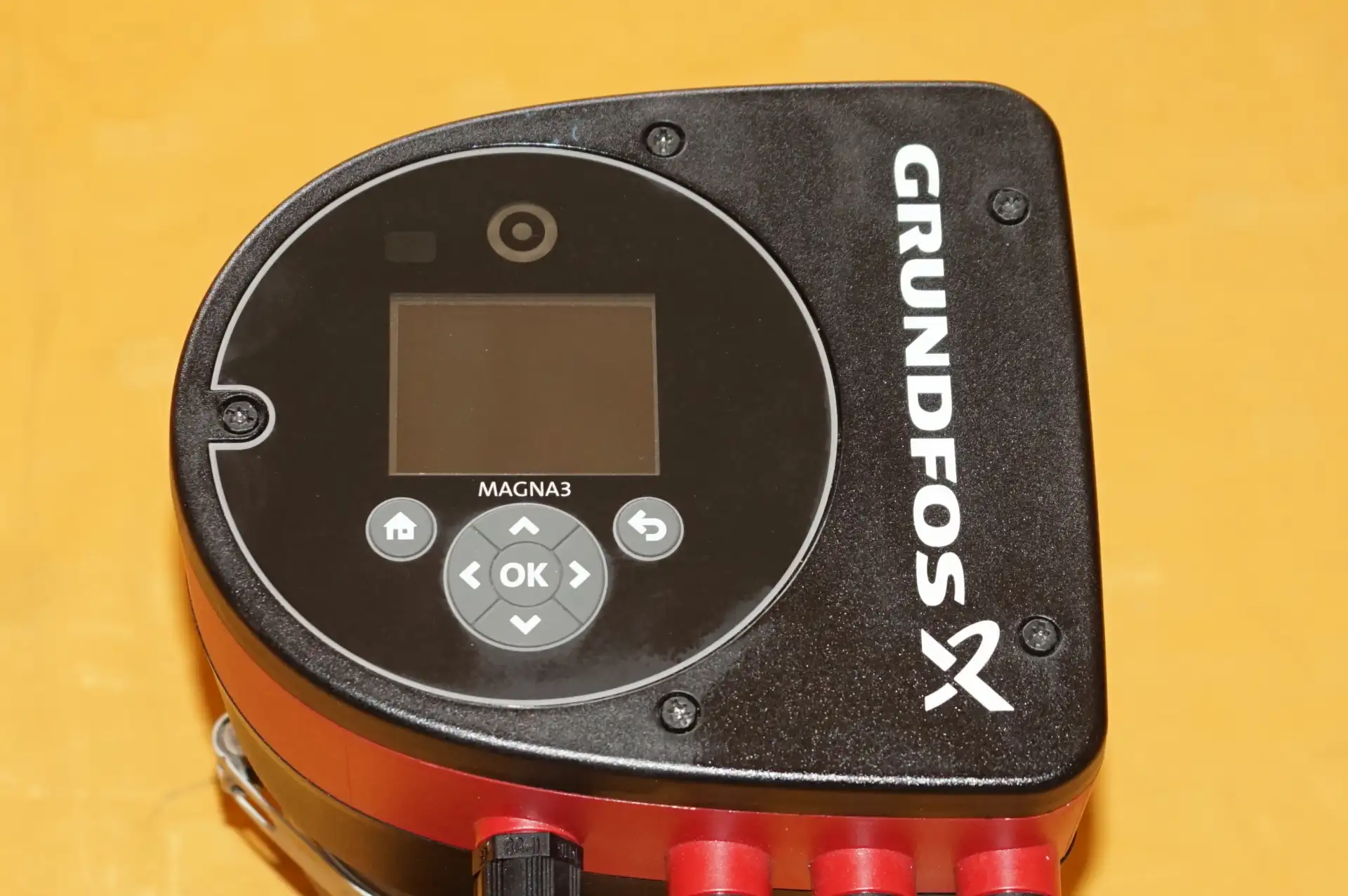 Grundfos Magna 3  32-100 F Heizungspumpe UNBENUTZT – Ansicht 6
