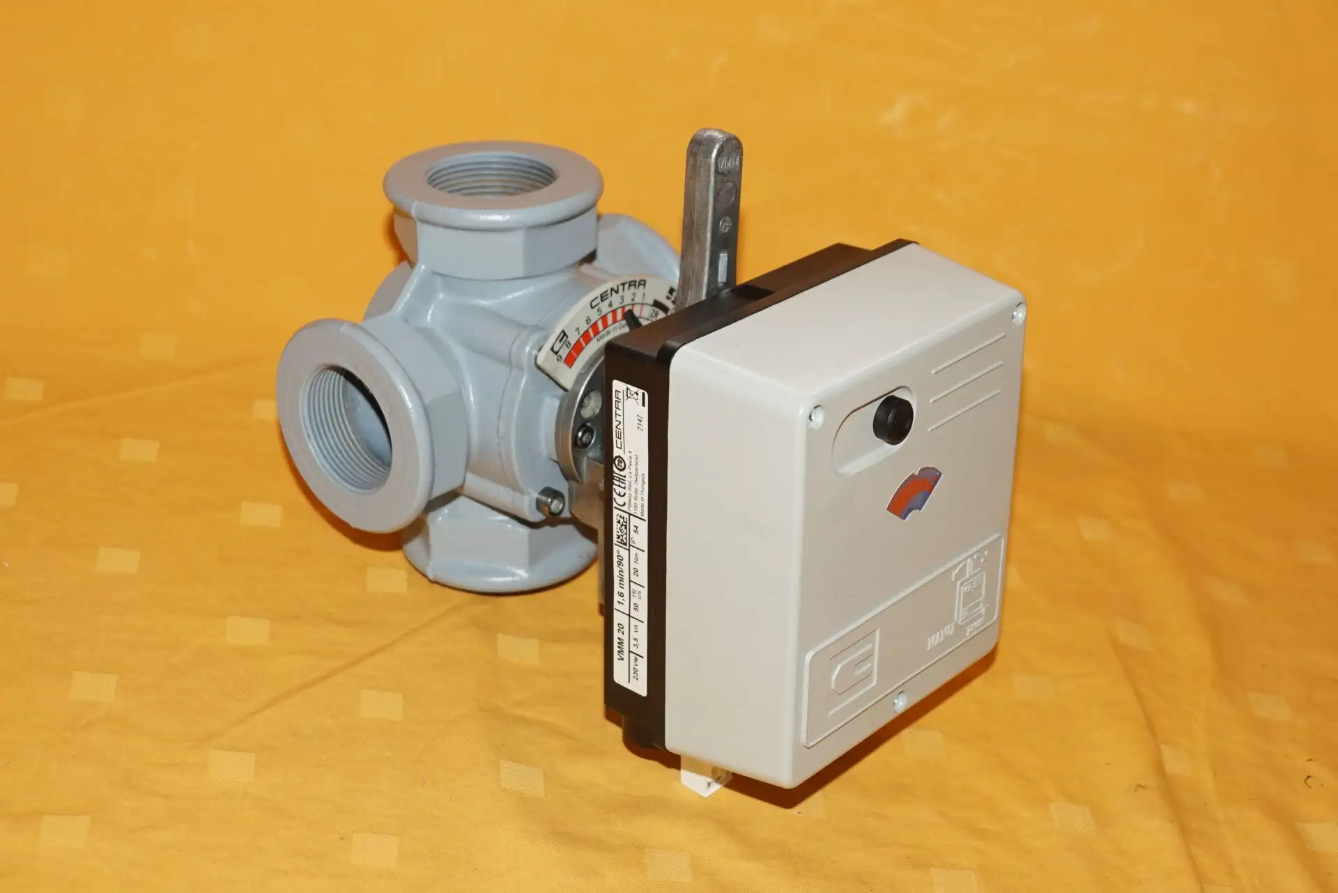 Centra Honeywell 4-Wege Heizkreismischer ZR40 inkl. Mischermotor VMM20 – Produktansicht