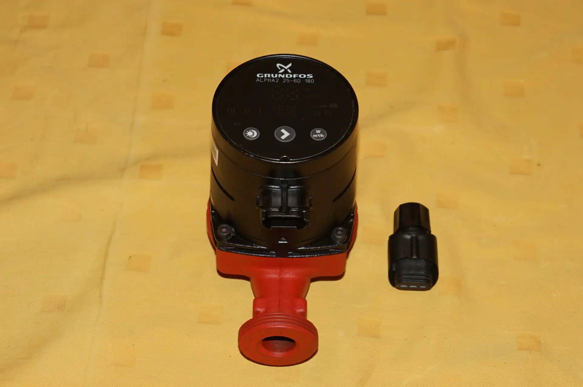 Grundfos Alpha 2  25-60  180 Heizungspumpe – Ansicht 3