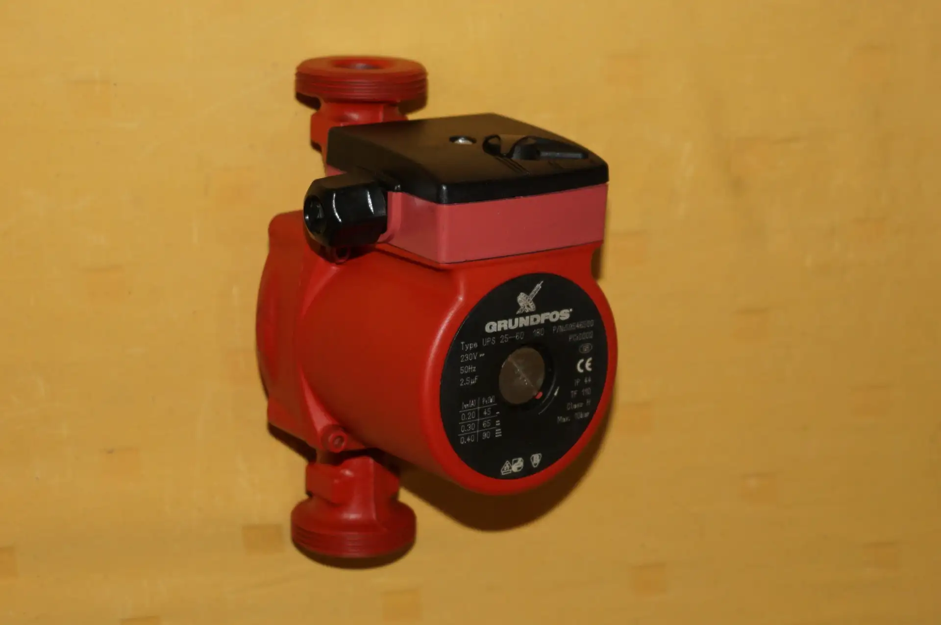 Grundfos UPS 25 – 60 Heizungspumpe NEUWERTIGER ZUSTAND – Ansicht 2