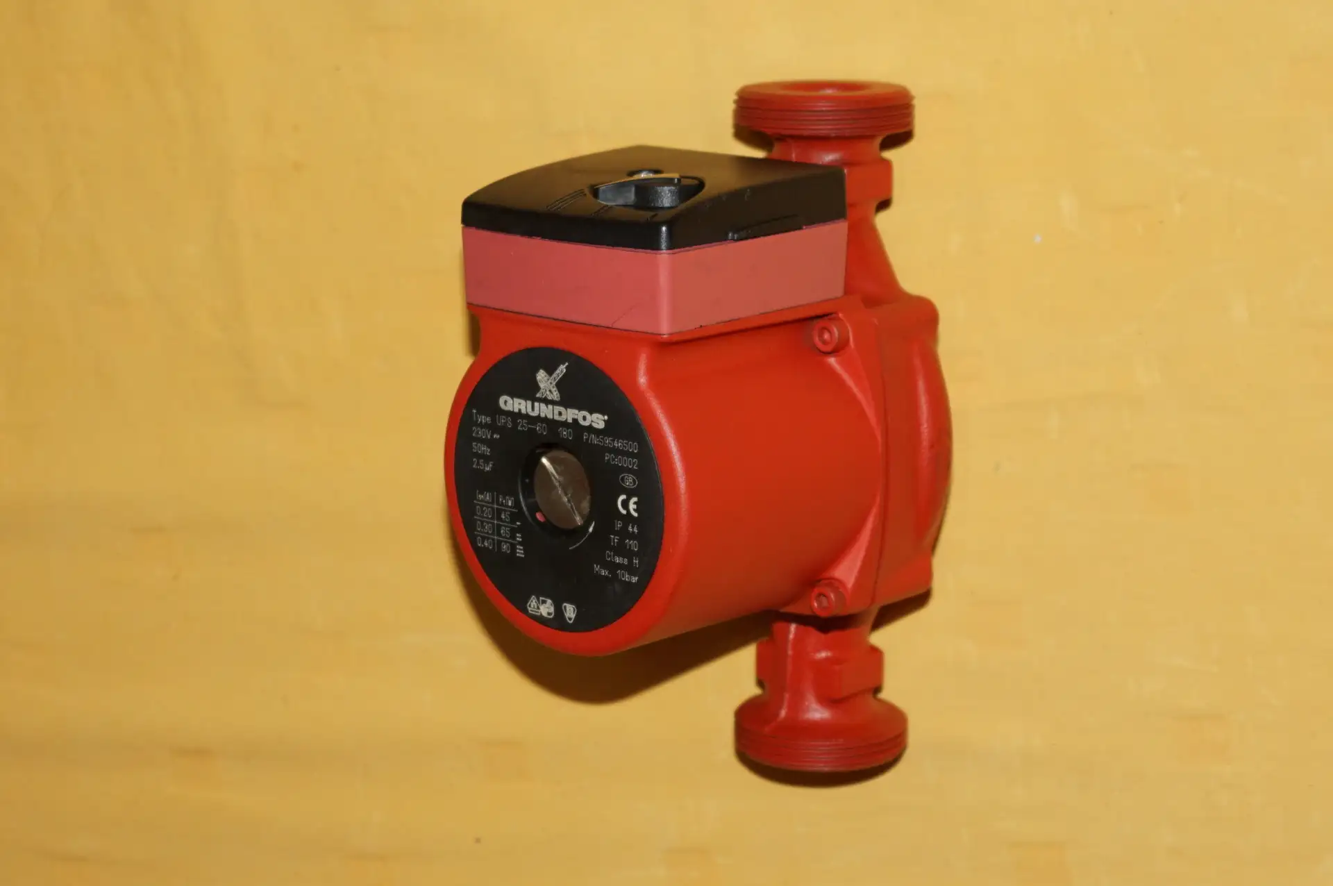Grundfos UPS 25 – 60 Heizungspumpe NEUWERTIGER ZUSTAND – Produktansicht