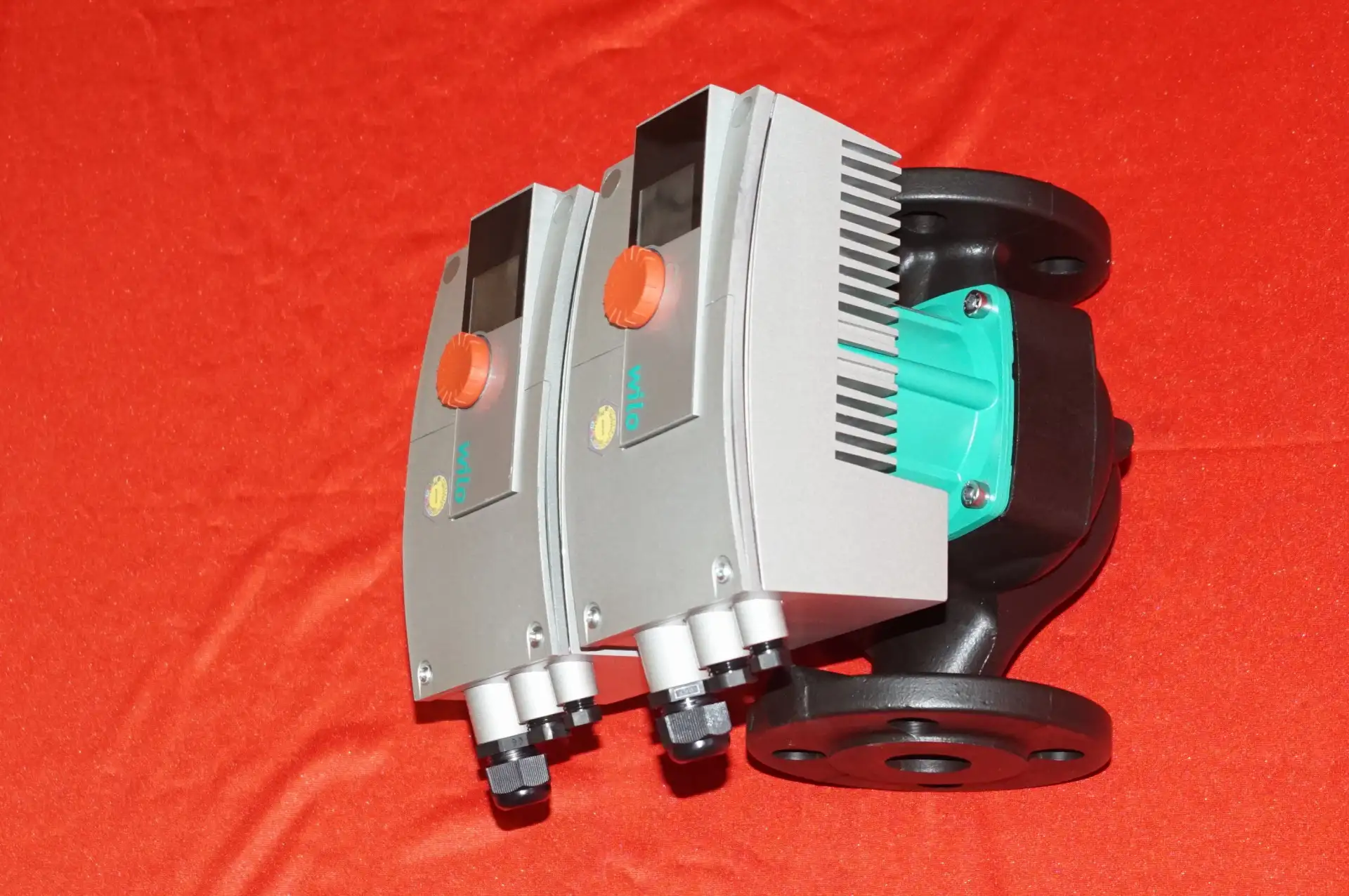 Wilo Stratos D 32/1-8 Hocheffizienzpumpe, Heizkreispumpe, Umwälzpumpe, Effizienzpumpe, Heizungspumpe, Zirkulationspumpe, Förderpumpe, Flanschpumpe, Doppelpumpe