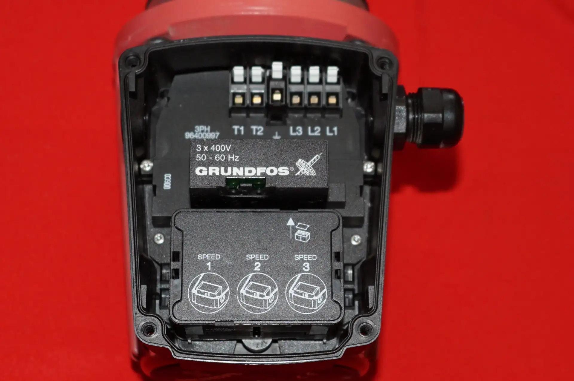 Grundfos UPS 32 – 30 F Heizungspumpe  UNBENUTZT – Ansicht 9