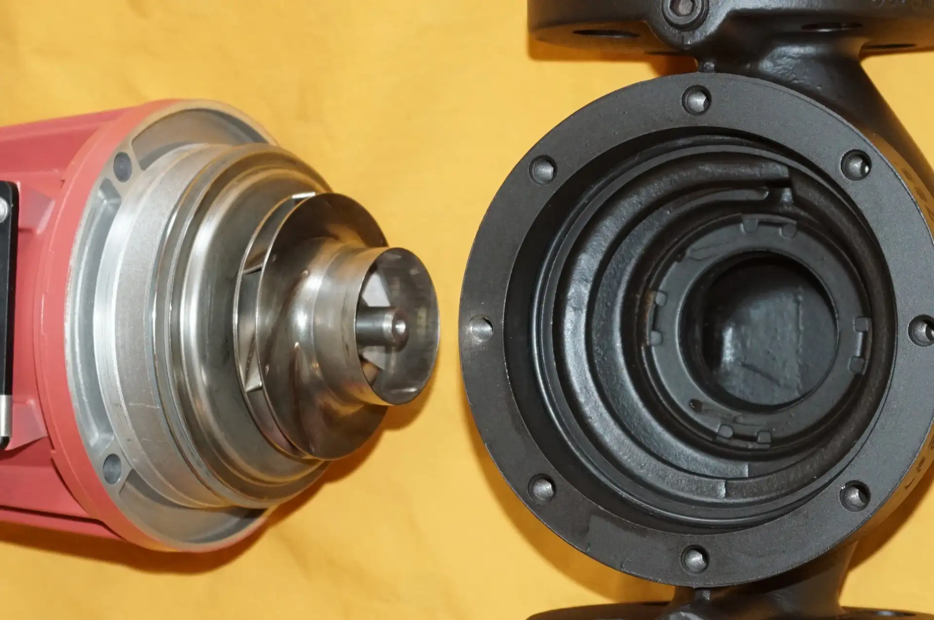 Grundfos UPS 32 – 30 F Heizungspumpe  UNBENUTZT – Ansicht 11