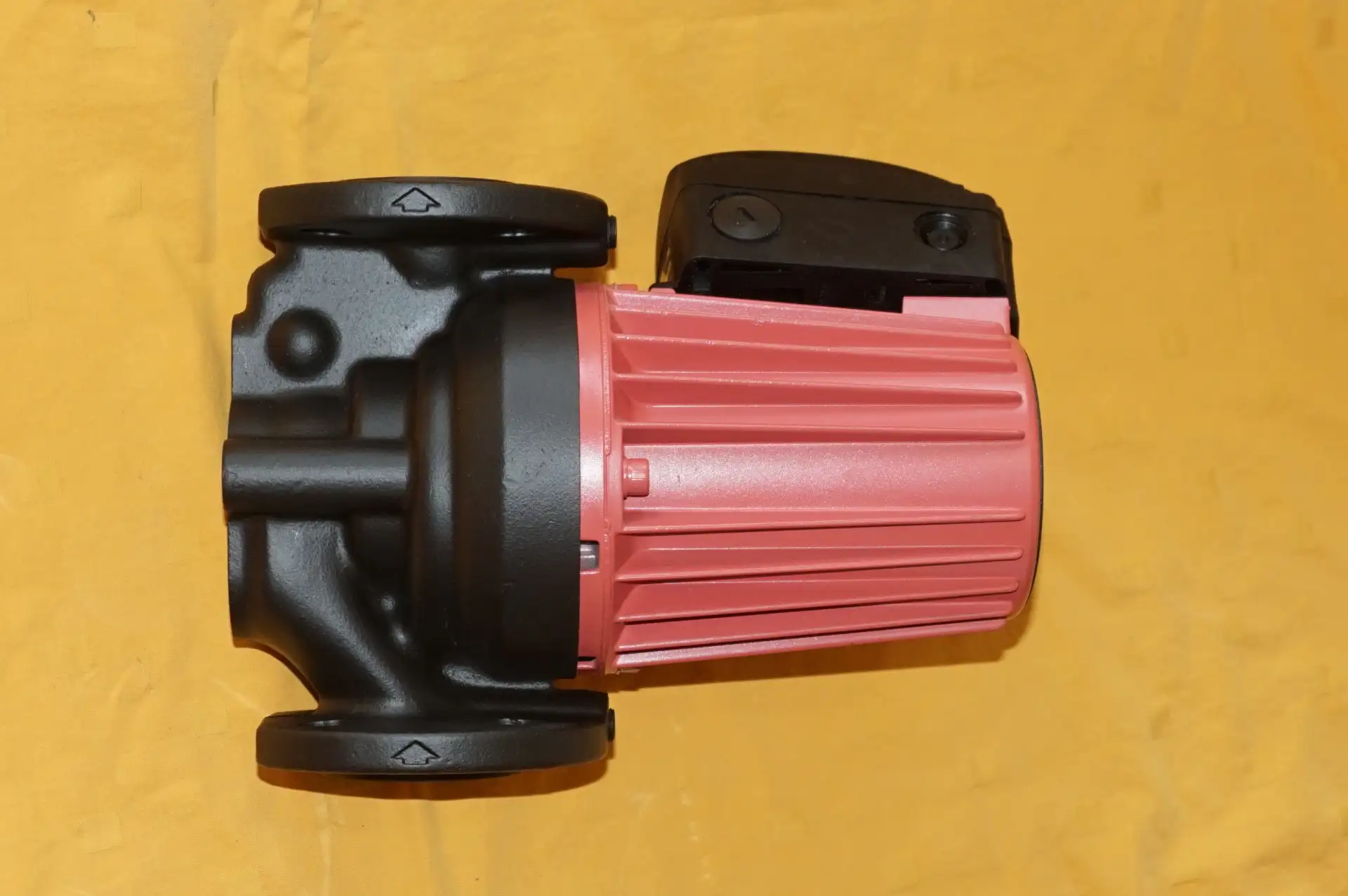 Grundfos UPS 32 – 30 F Heizungspumpe  UNBENUTZT – Ansicht 5