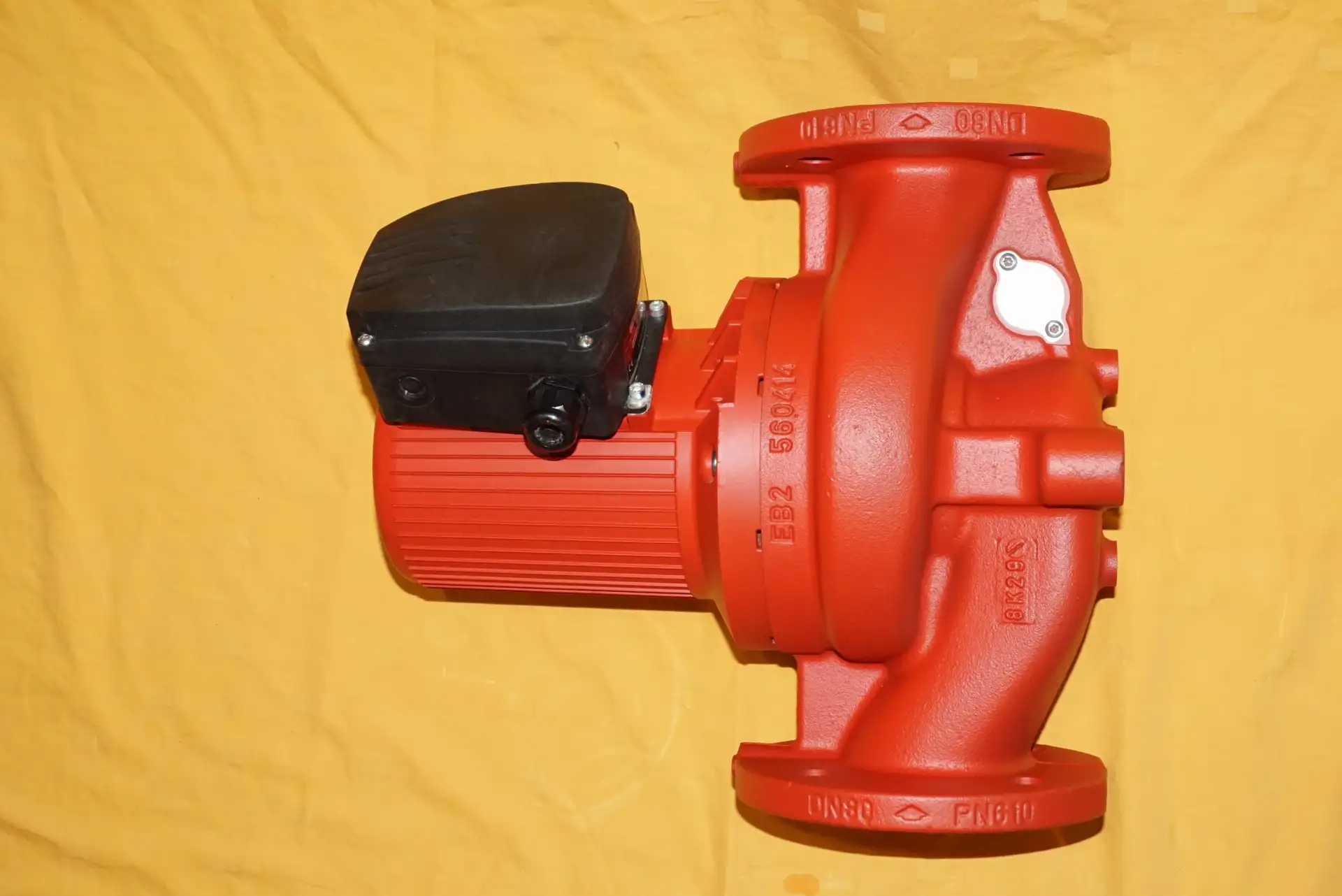 Grundfos UPS 80 – 120 F Heizungspumpe – Ansicht 4