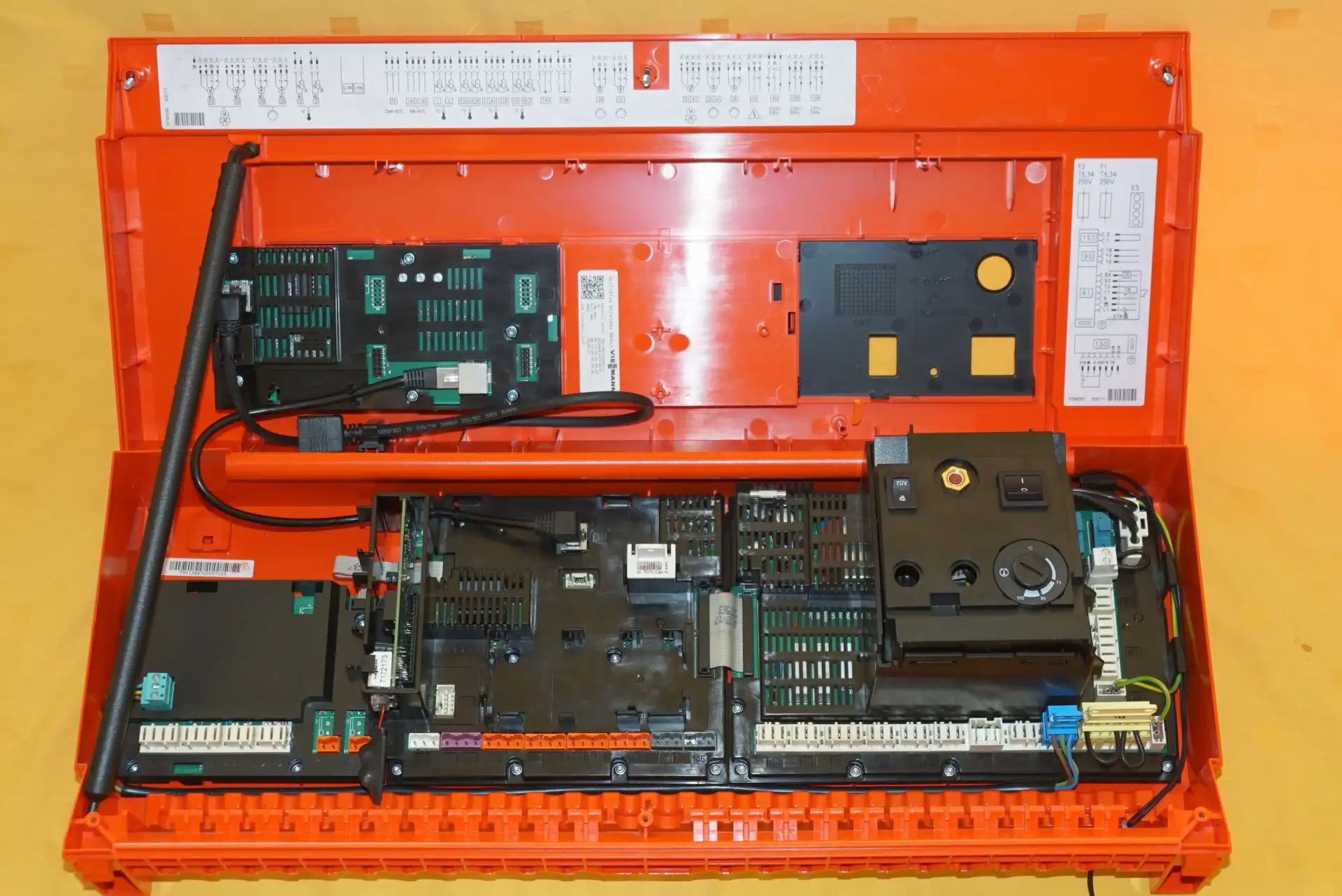 Viessmann „Base E“ Heizungsregelung m. Mischermodul – Ansicht 8