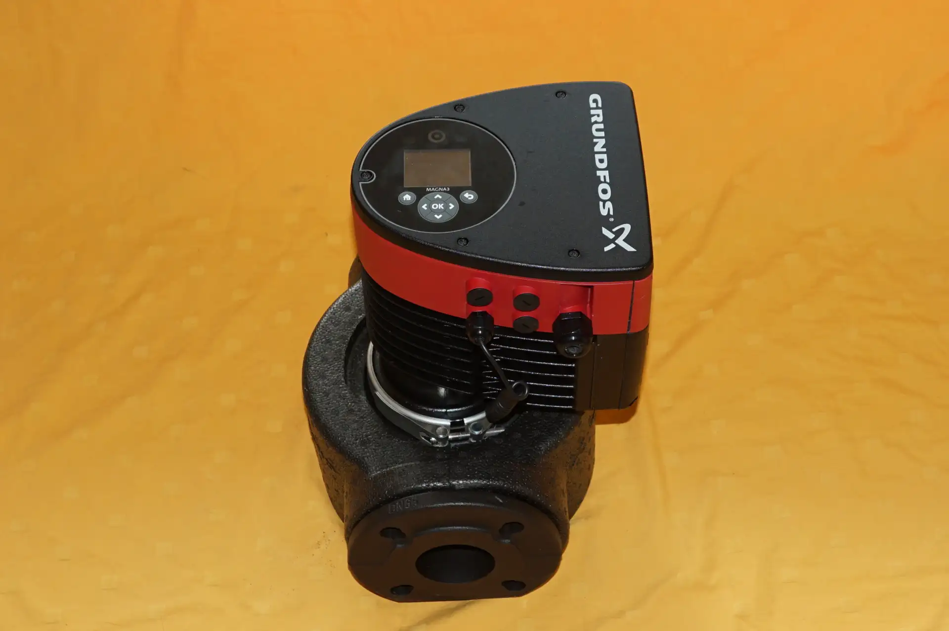 Grundfos Magna 3 65-40 F Heizungspumpe UNBENUTZT – Ansicht 3