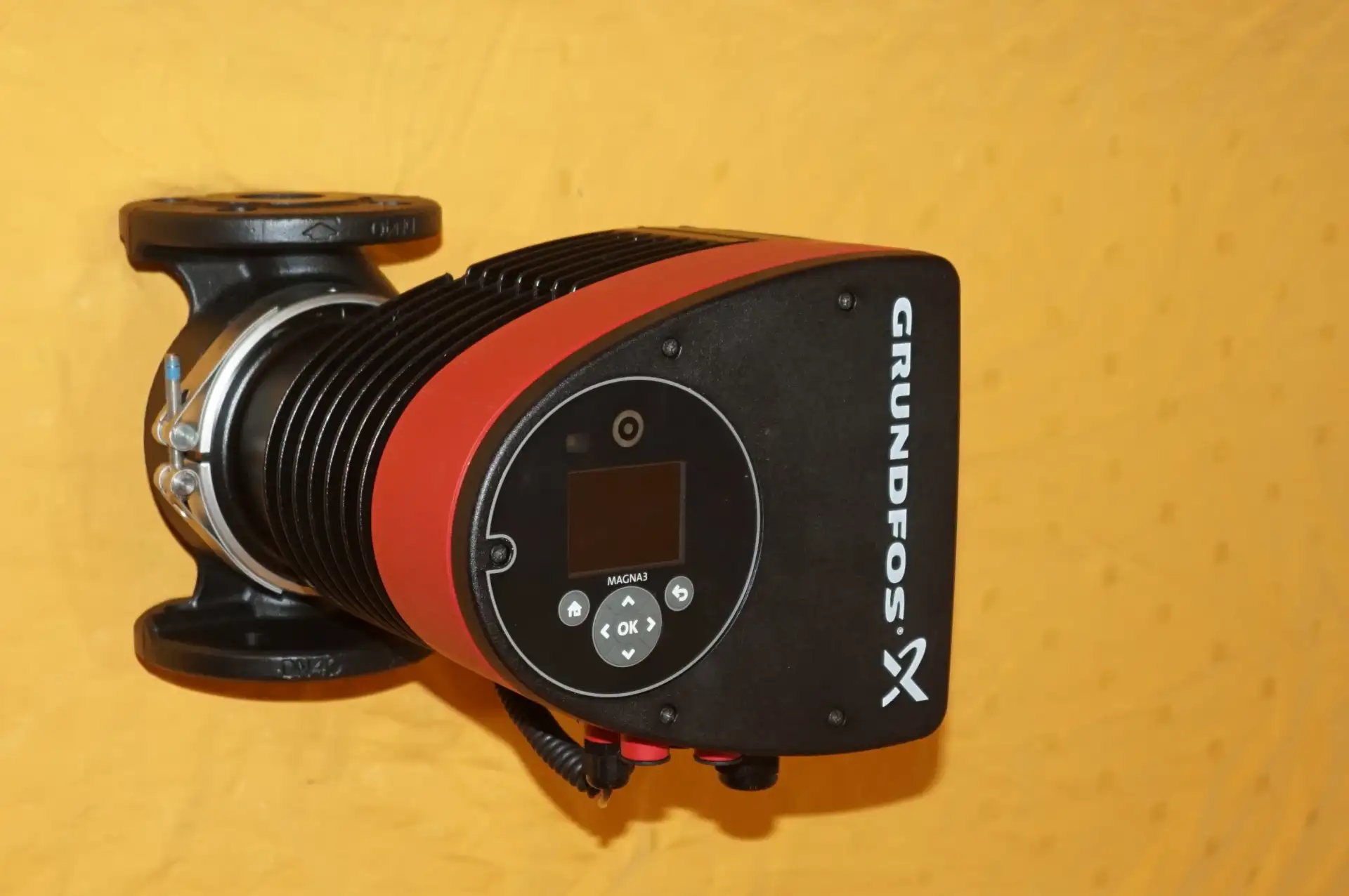 Grundfos Magna 3 40-100 F Heizungspumpe WIE NEU – Ansicht 6