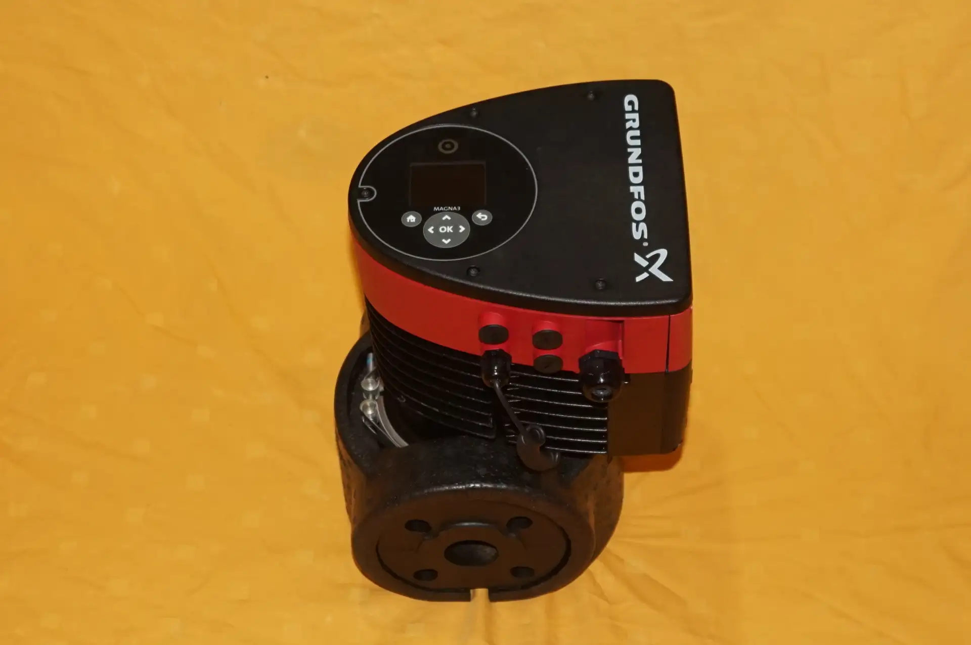 Grundfos Magna 3 40-100 F Heizungspumpe WIE NEU – Ansicht 3