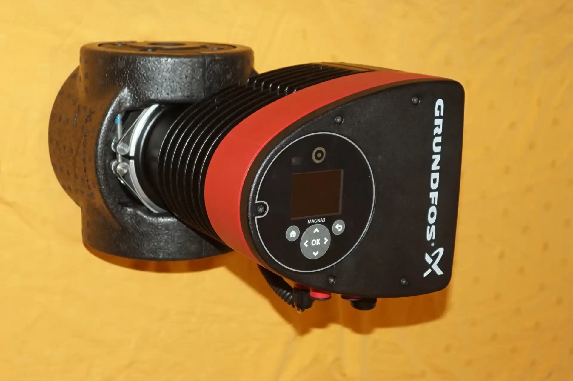Grundfos Magna 3 40-100 F Heizungspumpe WIE NEU – Produktansicht