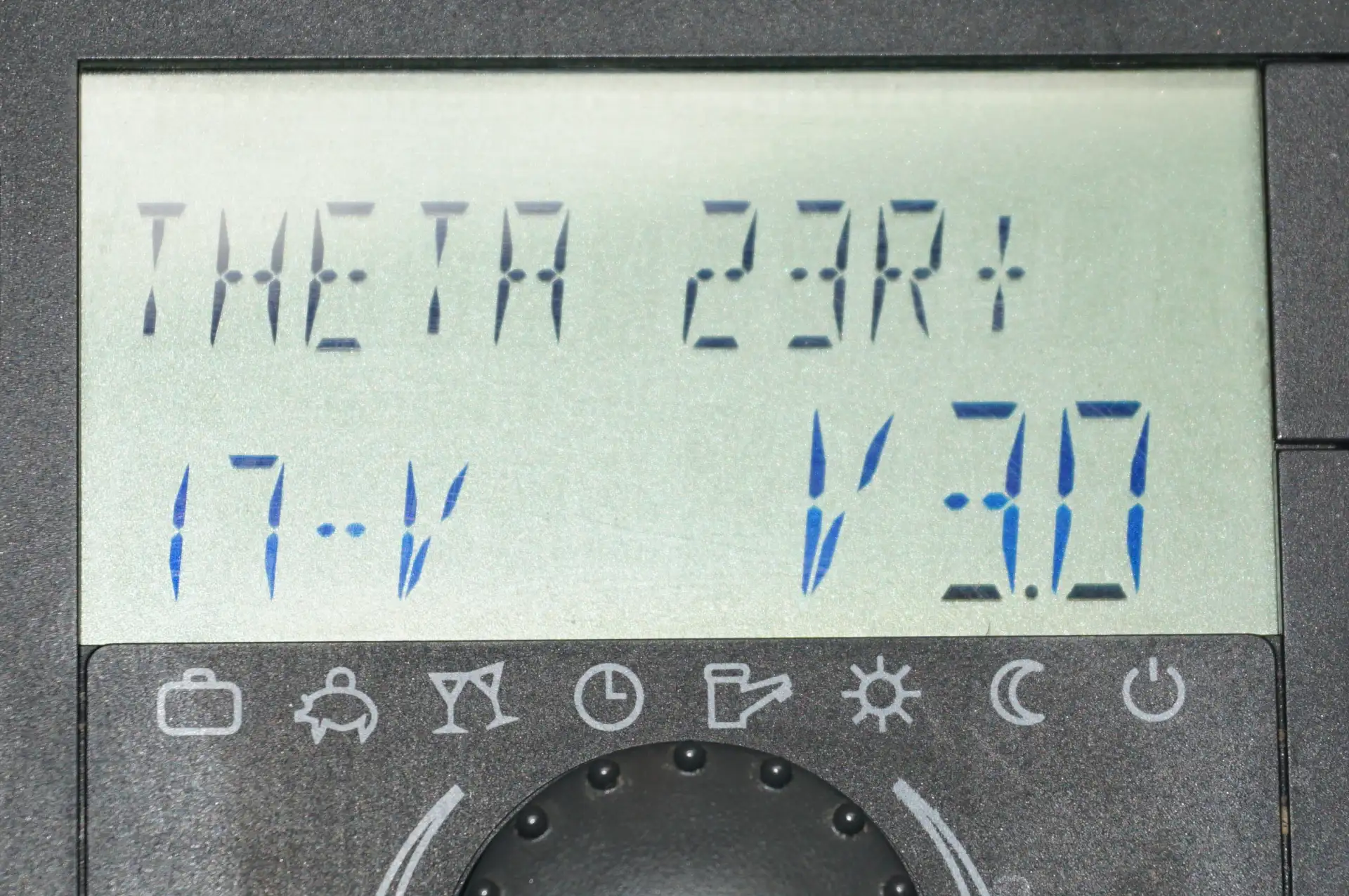 EBV Theta+ N 23BVVC ESYS Kesselregelung Rotex ( Daikin ) – Ansicht 3
