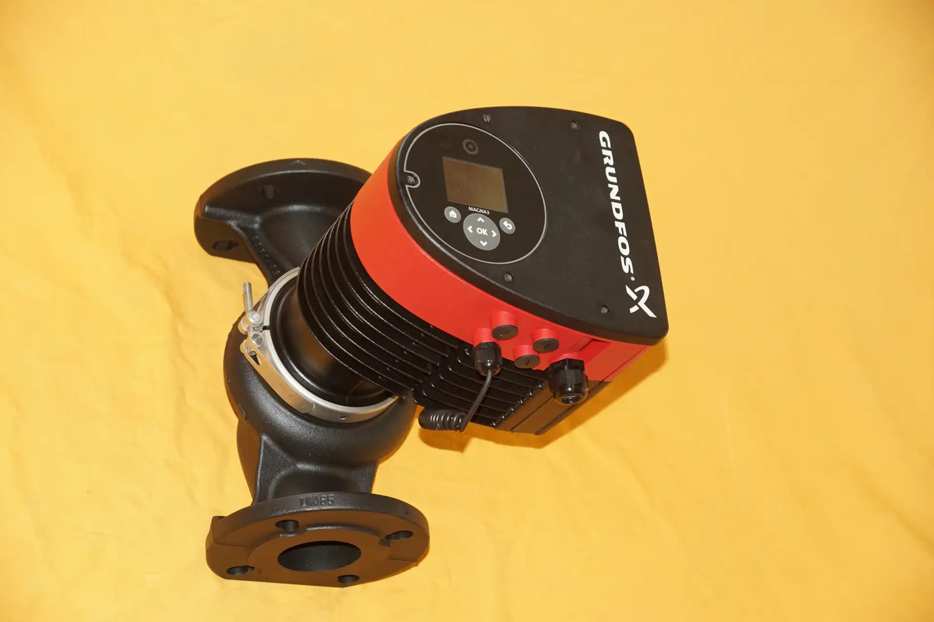Grundfos Magna 3  65-80 F Heizungspumpe UNBENUTZT – Ansicht 2