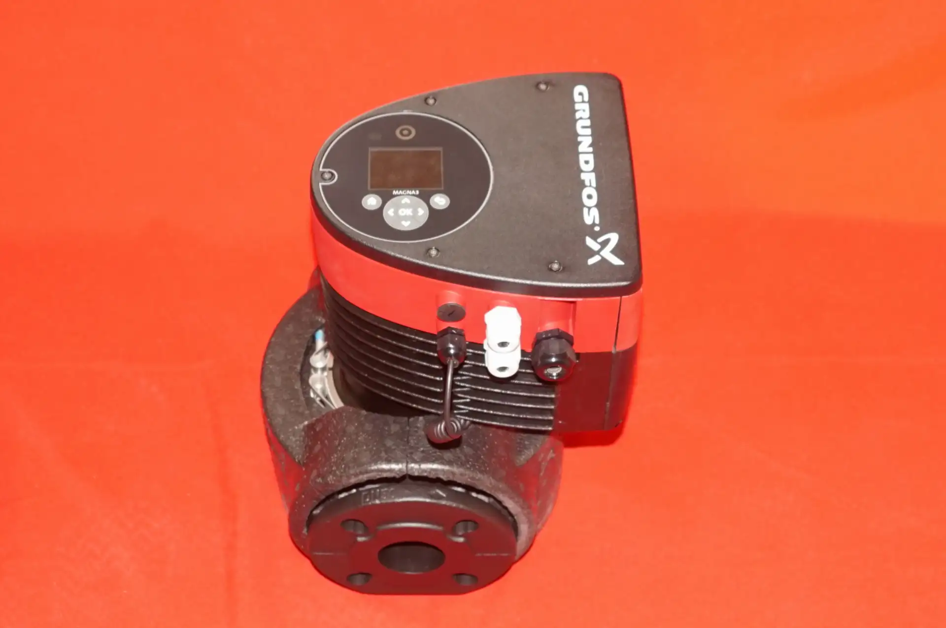Grundfos Magna 3  50-100 F 280 Heizungspumpe UNBENUTZT – Ansicht 3