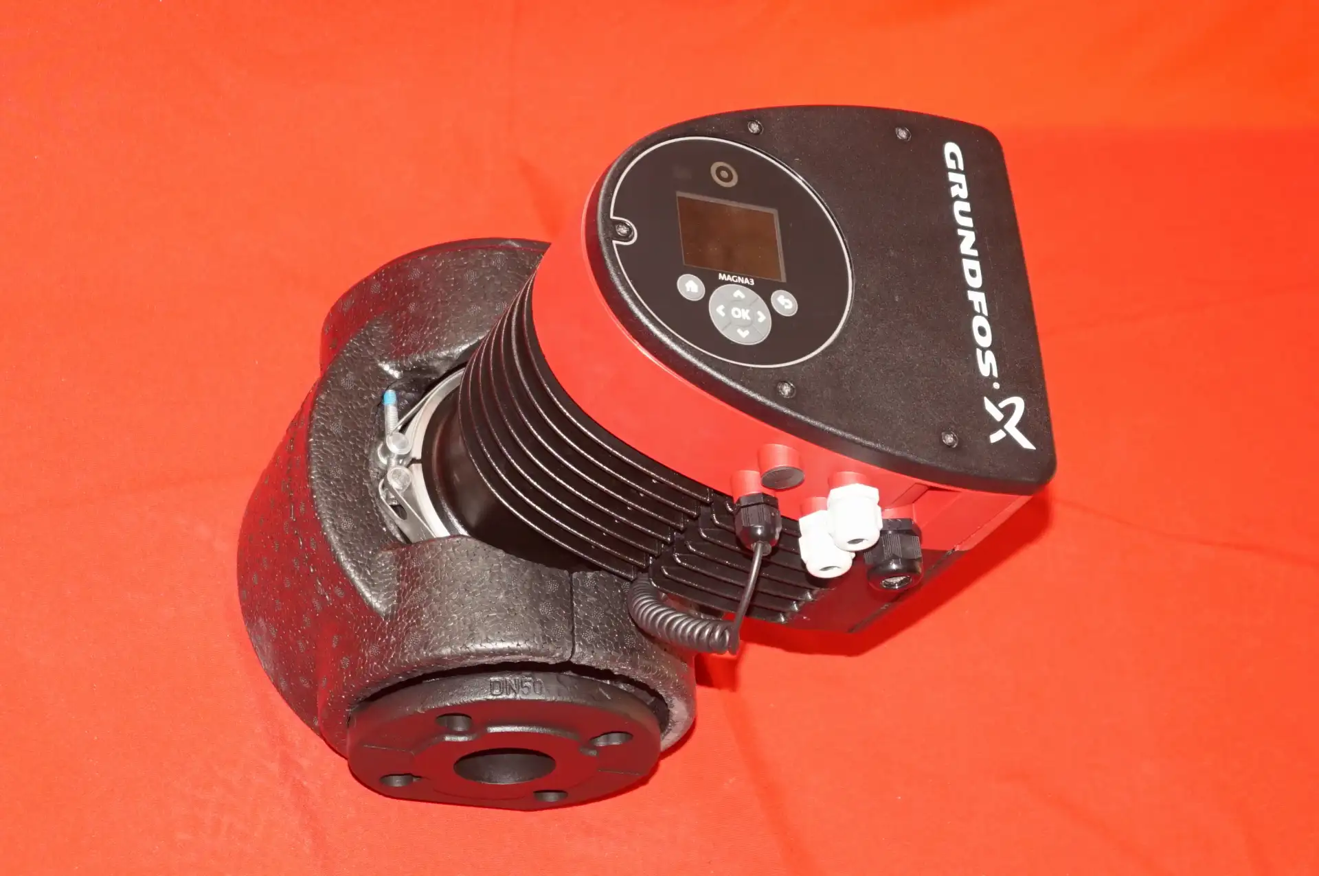 Grundfos Magna 3  50-100 F 280 Heizungspumpe UNBENUTZT – Produktansicht