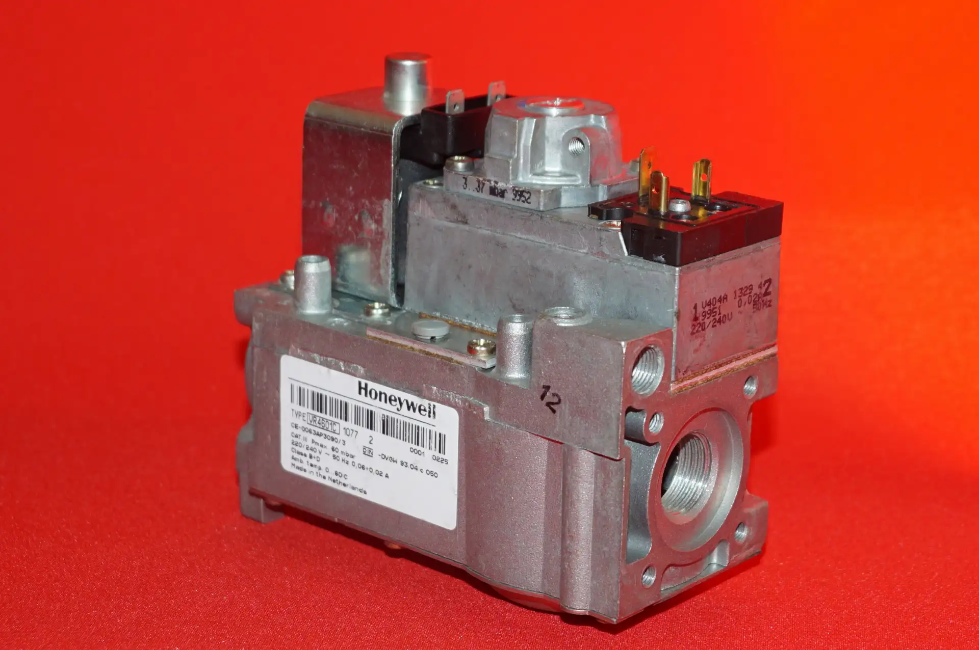 Honeywell Gaskombiregler VR4601C  UNBENUTZT – Ansicht 2