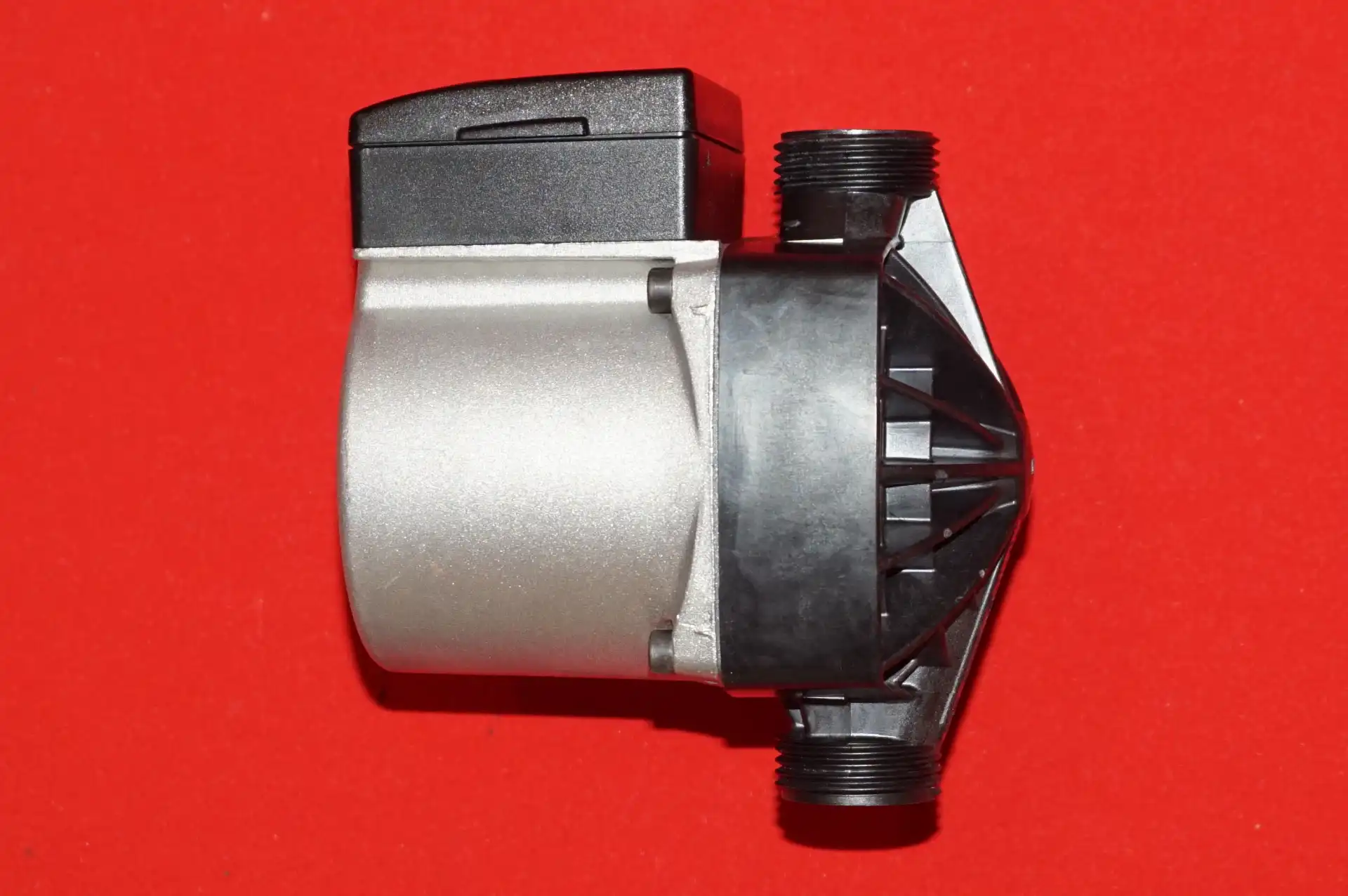 Grundfos UPS 15 – 40 N1 130  Heizungspumpe – Ansicht 4