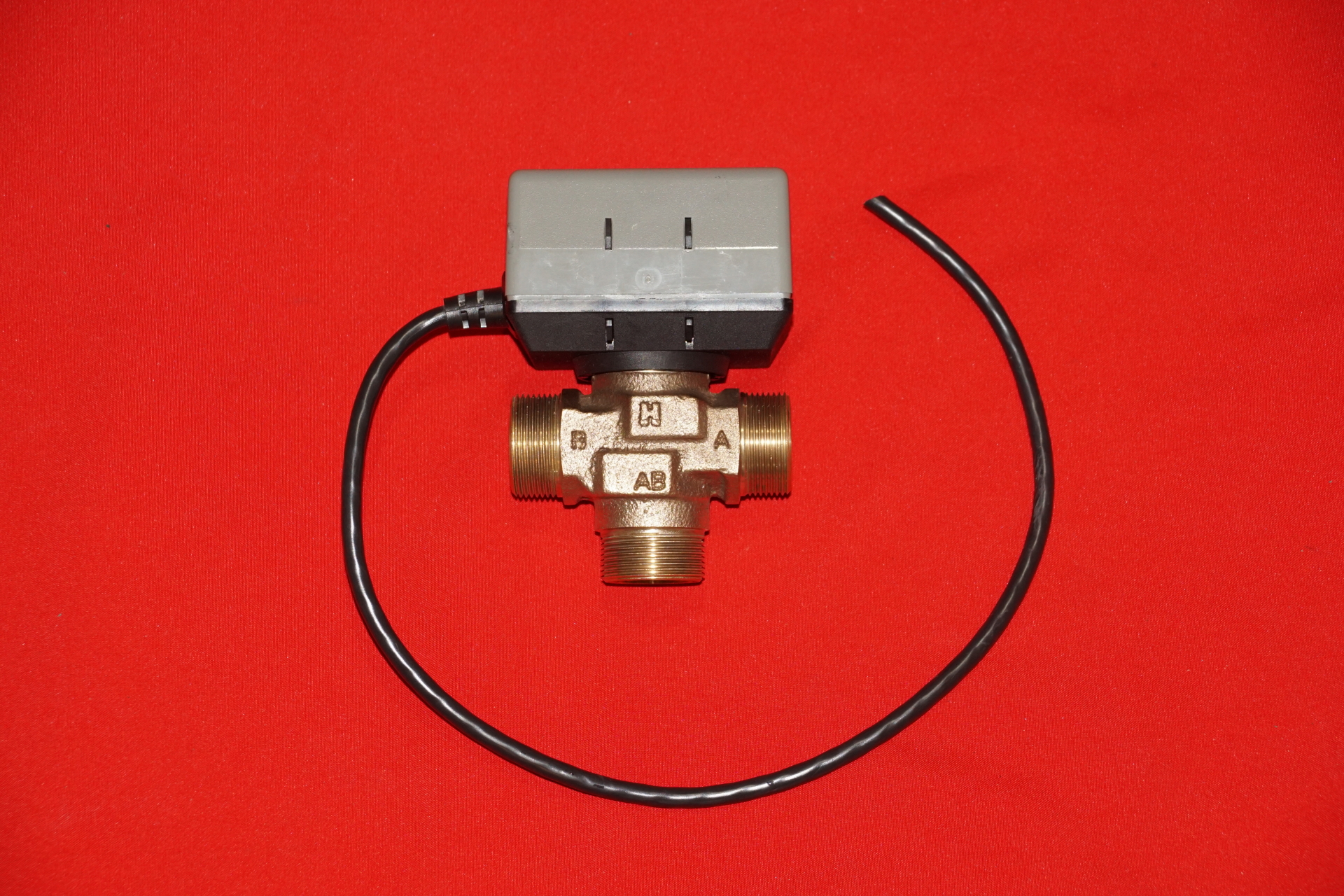 Honeywell Resideo Stellmotor, Mischermotor VC4013, Motor für Heizkreismischer inkl Ventil, Umschaltventil