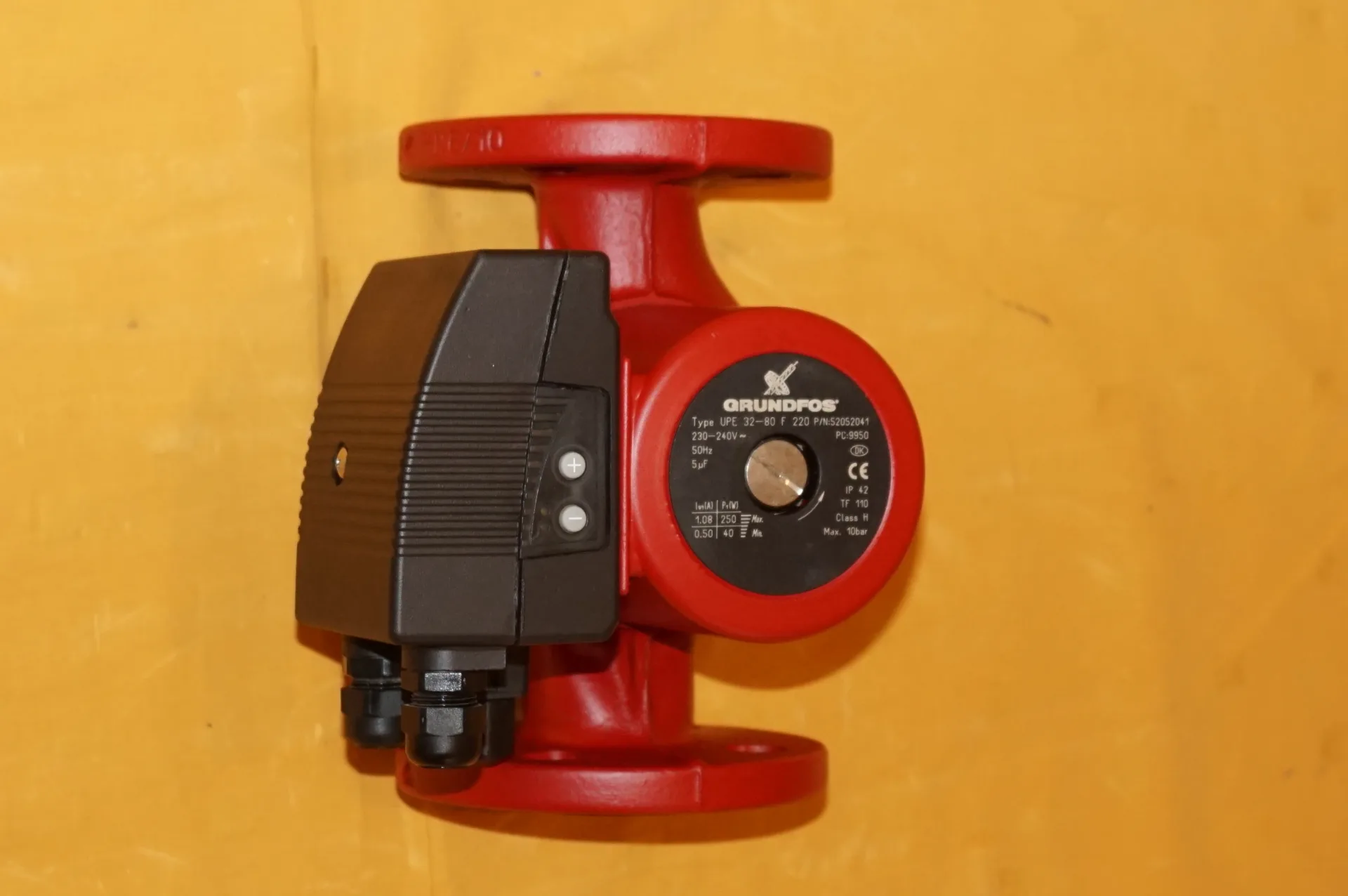 Grundfos UPE 32-80 F Heizungspumpe, Heizkreispumpe, Umwälzpumpe, Förderpumpe, Ladepumpe, Zirkulationspumpe, Flanschpumpe, Nassläufer Kreiselpumpe, Effizienzpumpe, Störmeldemodul MA80
