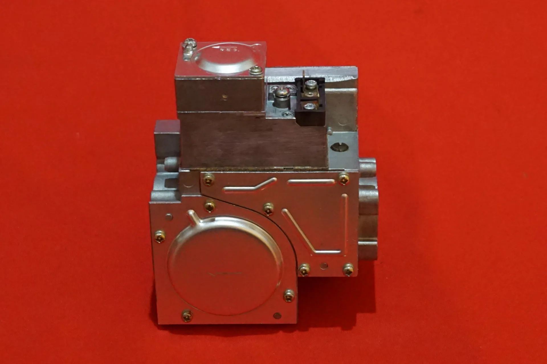 Honeywell Gaskombiregler V 4905C  1013 1