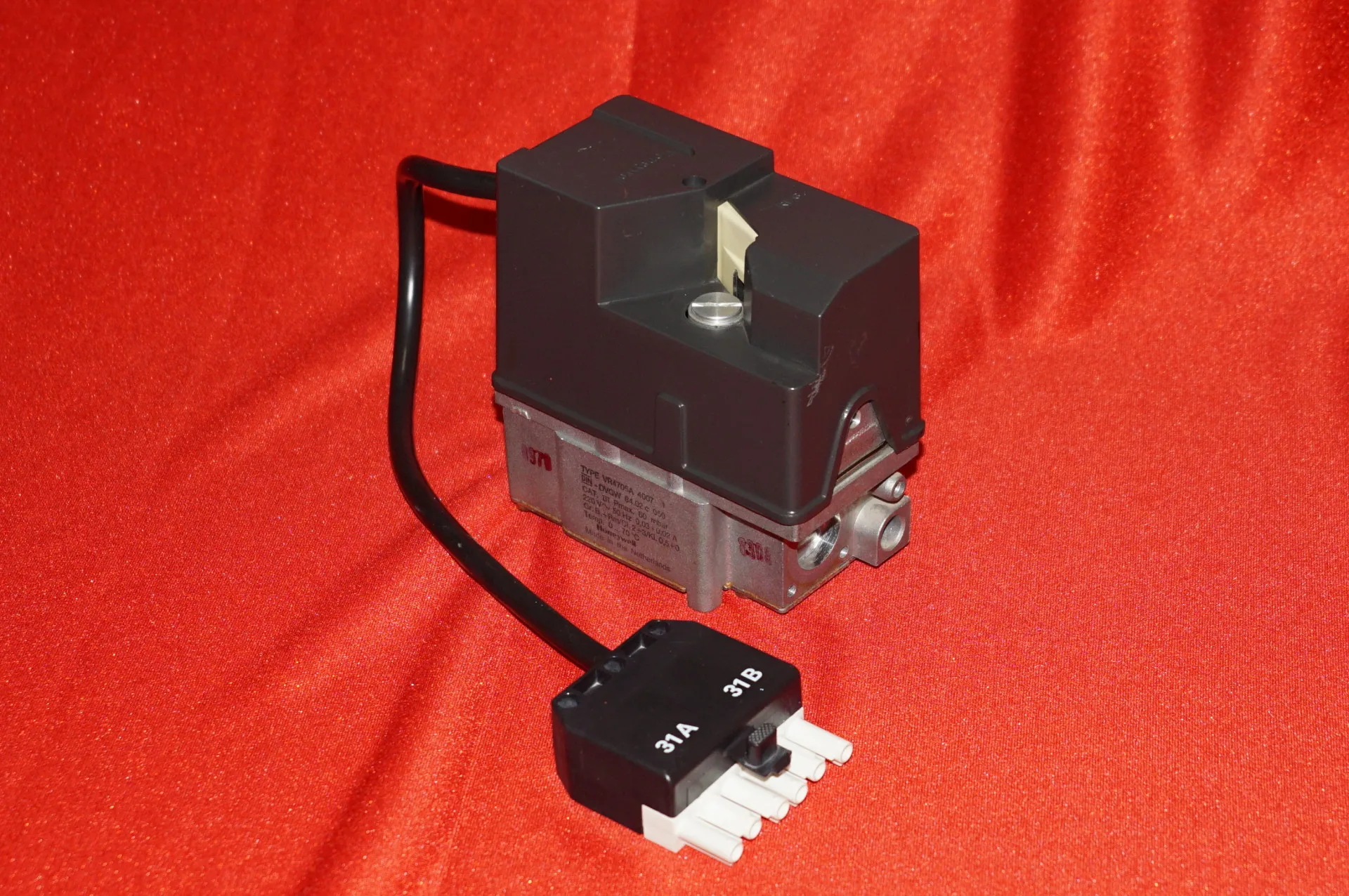 Honeywell Gaskombiregler VR4705A UNBENUTZT