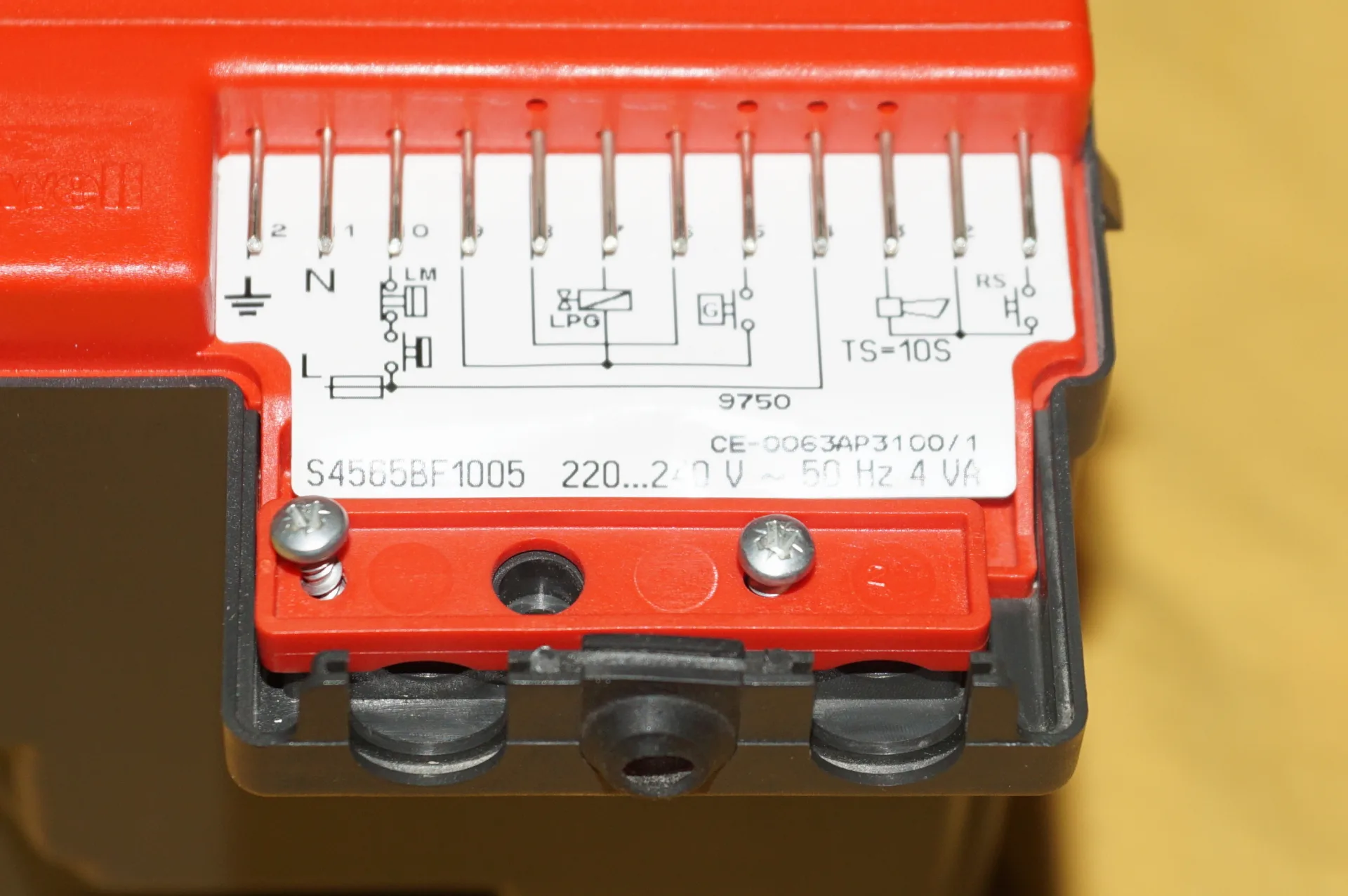 Honeywell S4565 BF 2005 Gasfeuerungsautomat