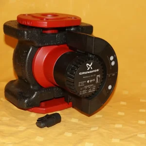 Grundfos Magna 40-100F Heizungspumpe
