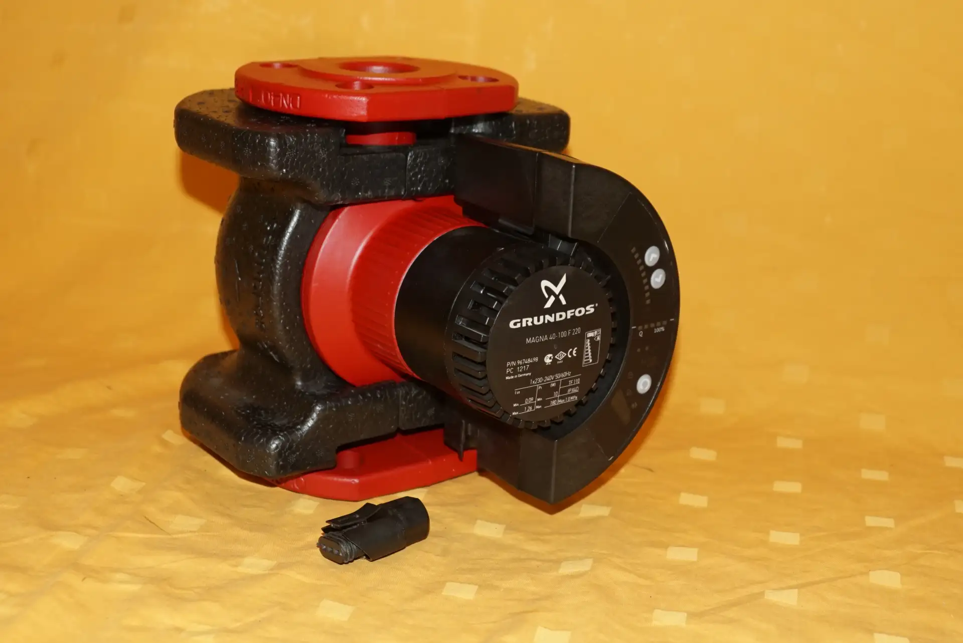 Grundfos Magna 40-100F Heizungspumpe