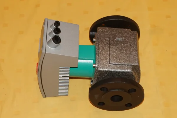 Wilo Stratos 32 /1-12 Heizkreispumpe – Bild 4
