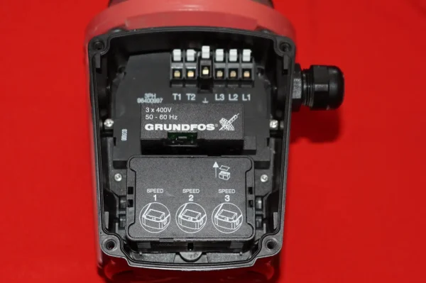 Grundfos UPS 32 - 30 F Heizungspumpe  UNBENUTZT – Bild 9