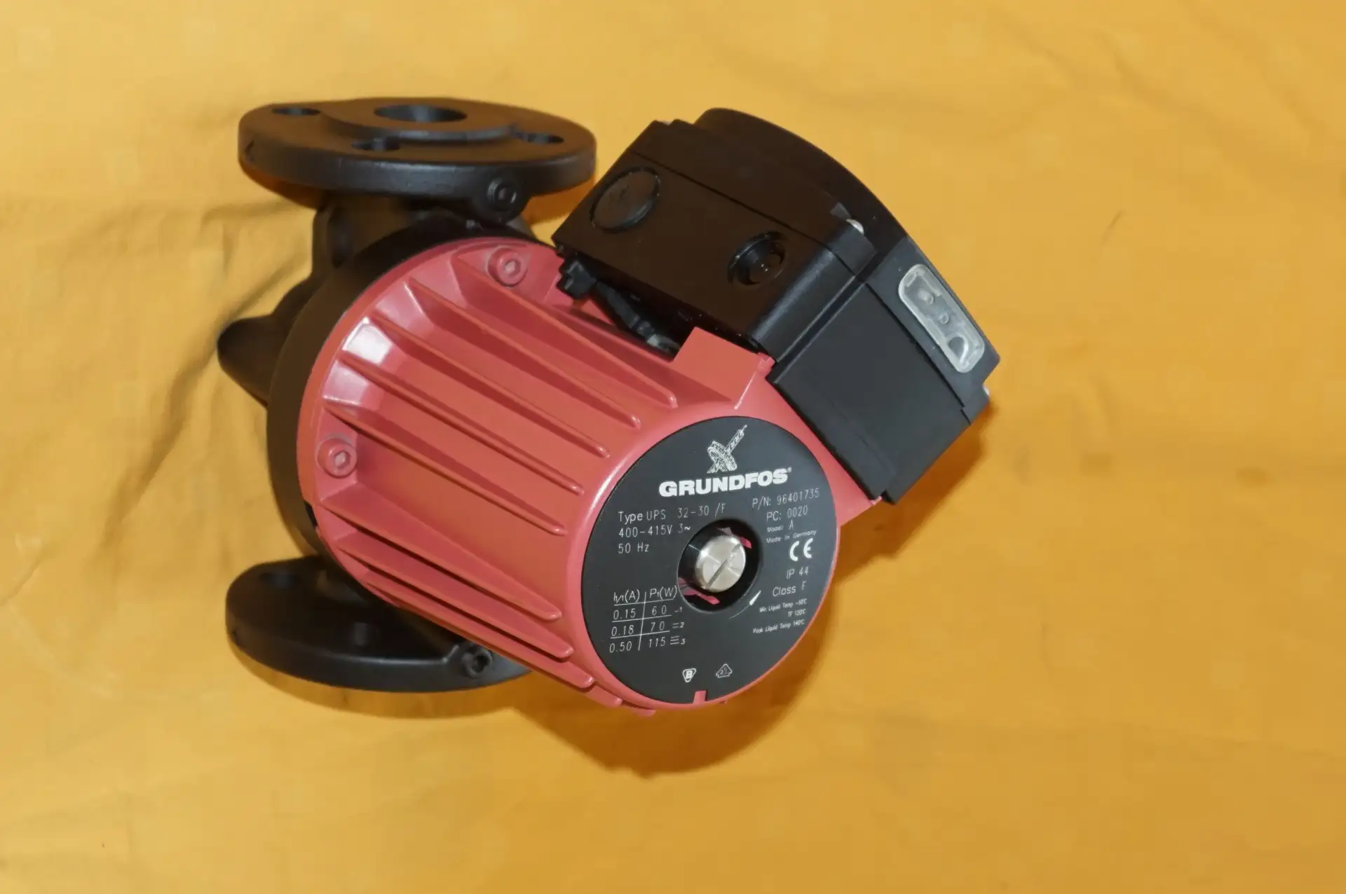 Grundfos UPS 32 – 30 F Heizungspumpe  UNBENUTZT