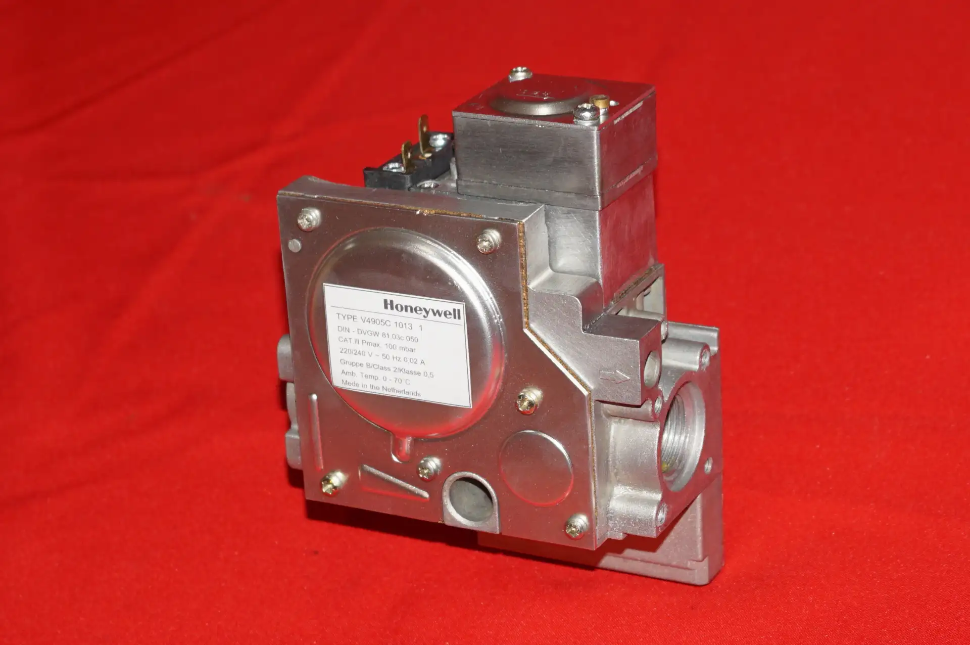 Honeywell Gaskombiregler V 4905C  1013 1